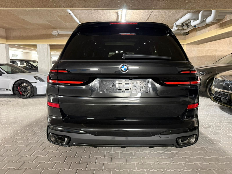 BMW X7 xDrive 40 d M Sport Pro Bowers Sky Carbon 26 — photo 5