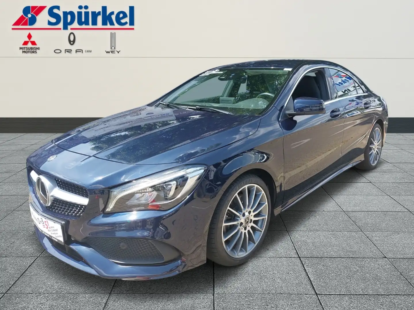 Mercedes-Benz CLA 220 d 4Matic AMG LIne, Navigation Blau - 1