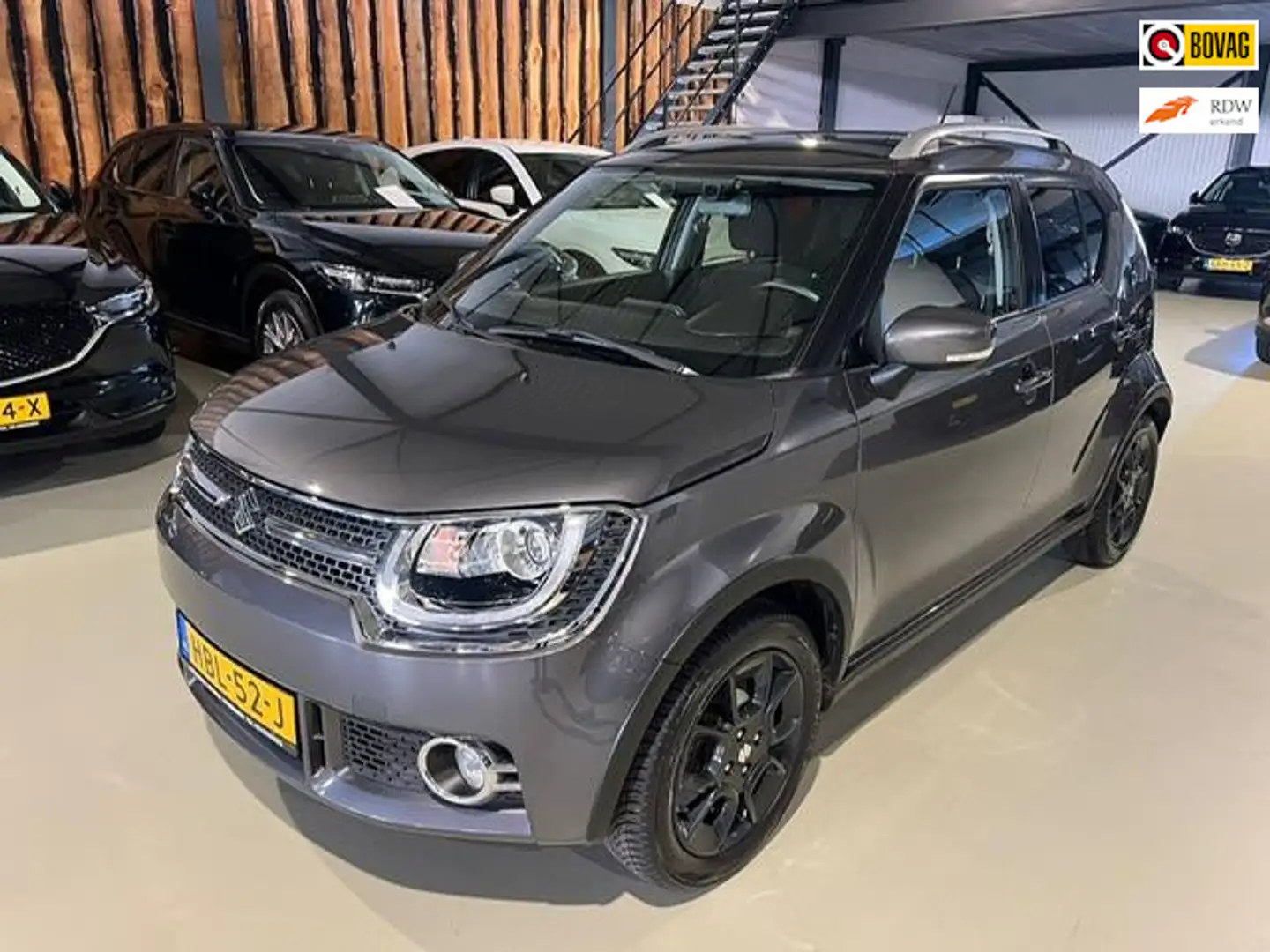 Suzuki Ignis 1.2 Stijl camers stoelverwarming navigatie keyless Grijs - 1