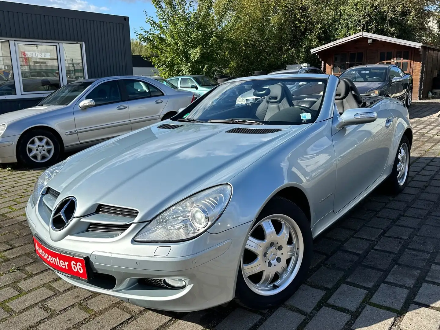 Mercedes-Benz SLK 200 Roadster K Aut.*AIRSCARF*BI-XENON*PDC Silber - 1
