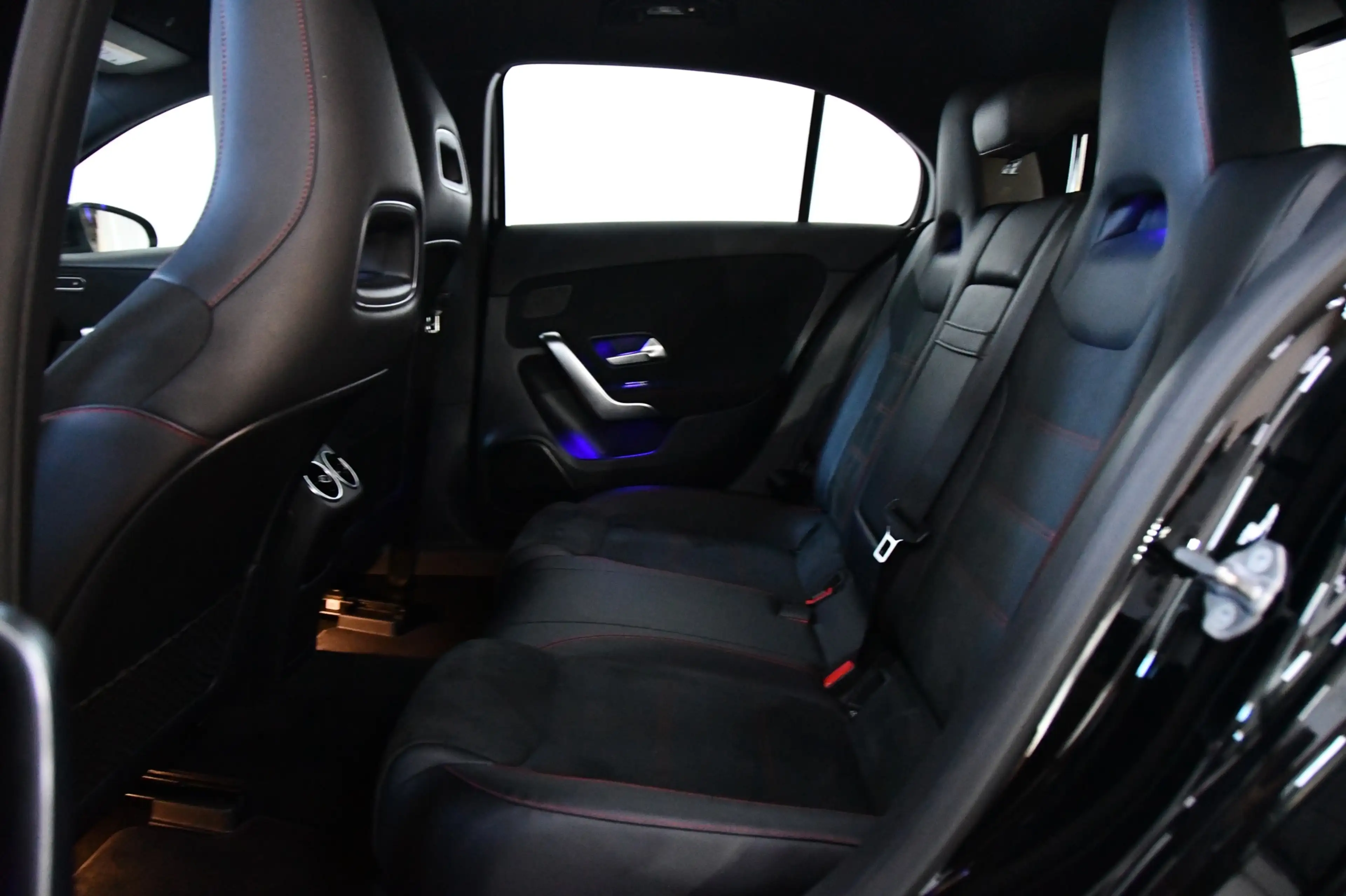Mercedes-Benz A 200 Business Solution AMG, Burmester, Sfeer — photo 6