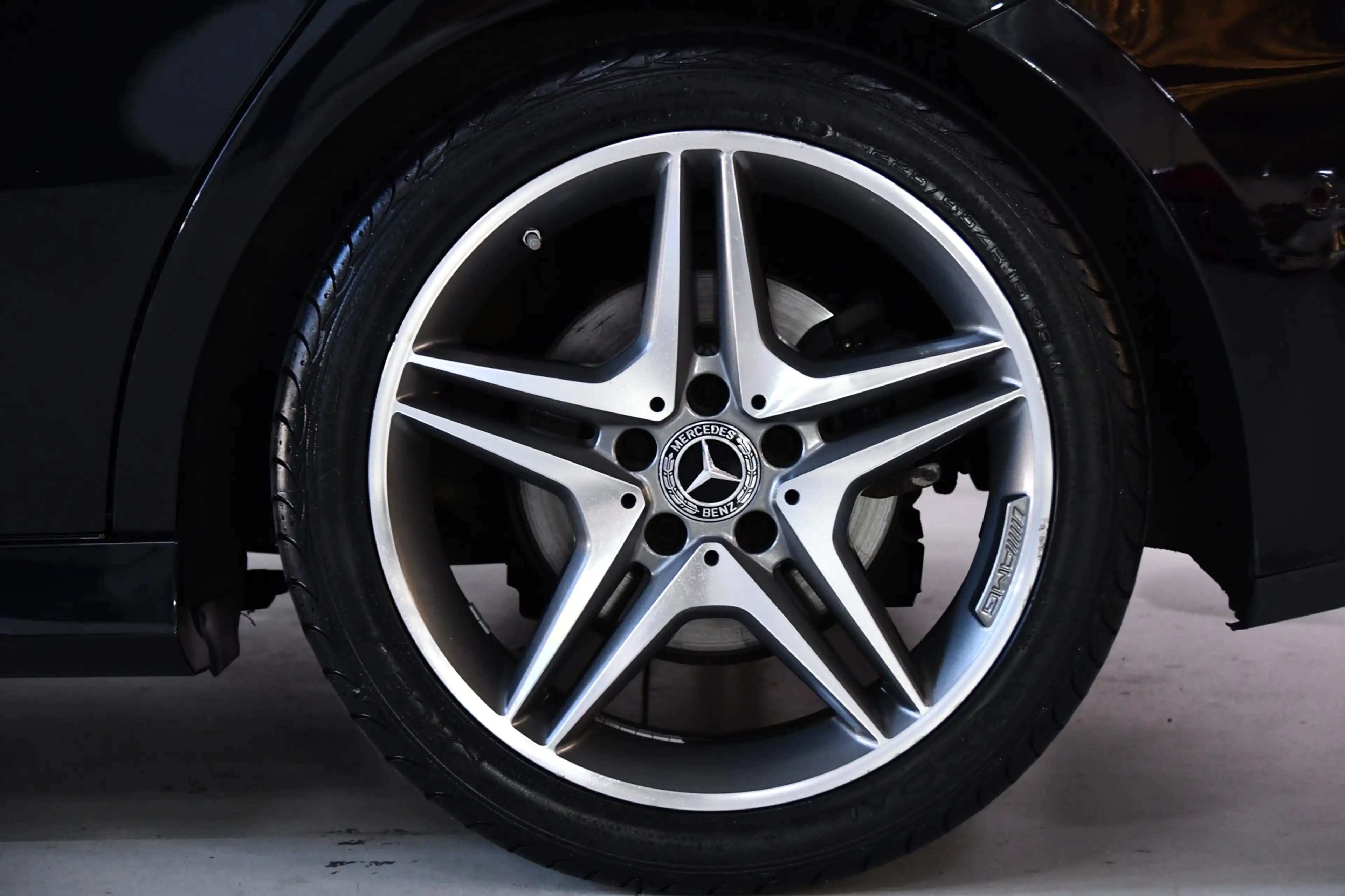 Mercedes-Benz A 200 Business Solution AMG, Burmester, Sfeer — photo 2
