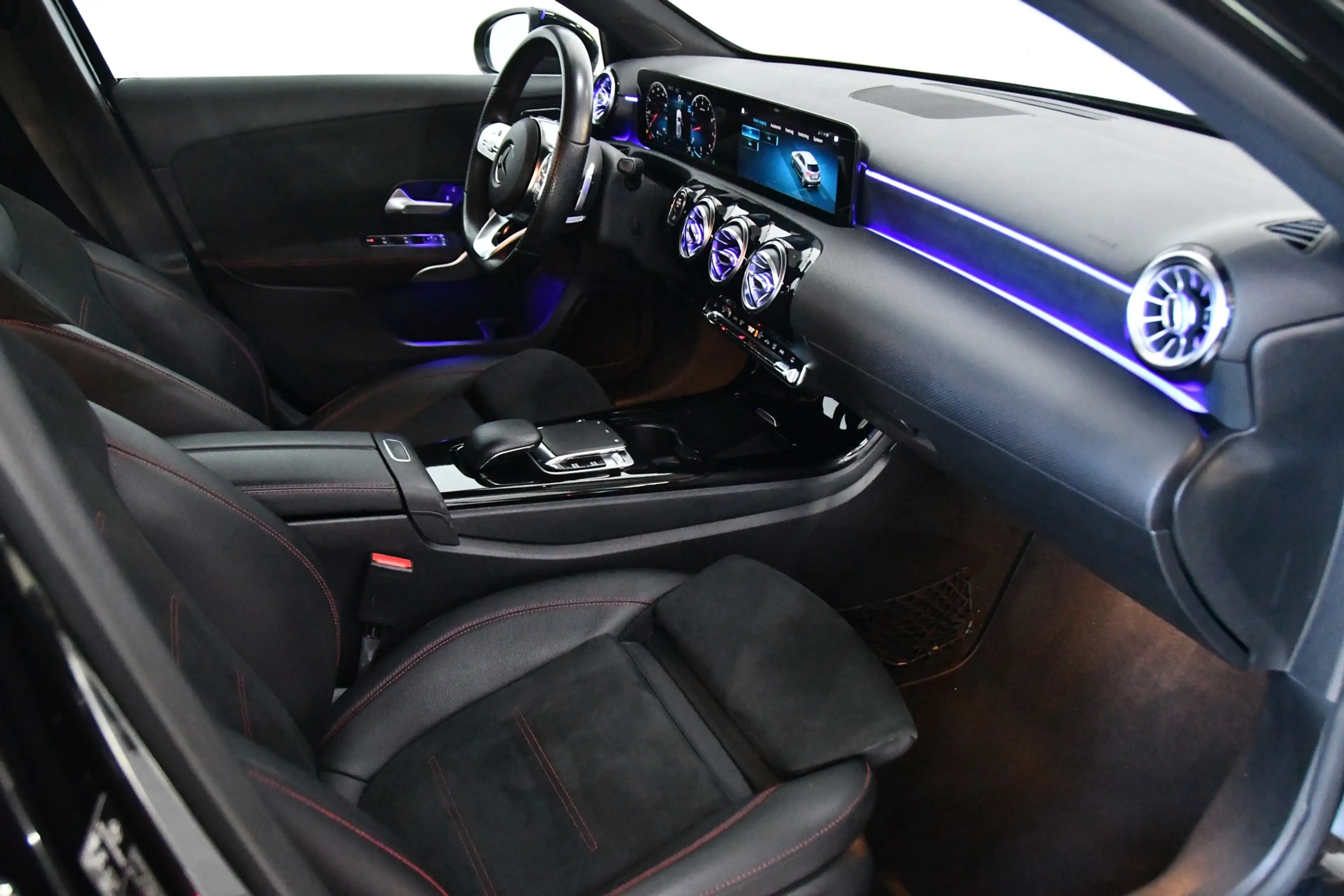 Mercedes-Benz A 200 Business Solution AMG, Burmester, Sfeer — photo 7