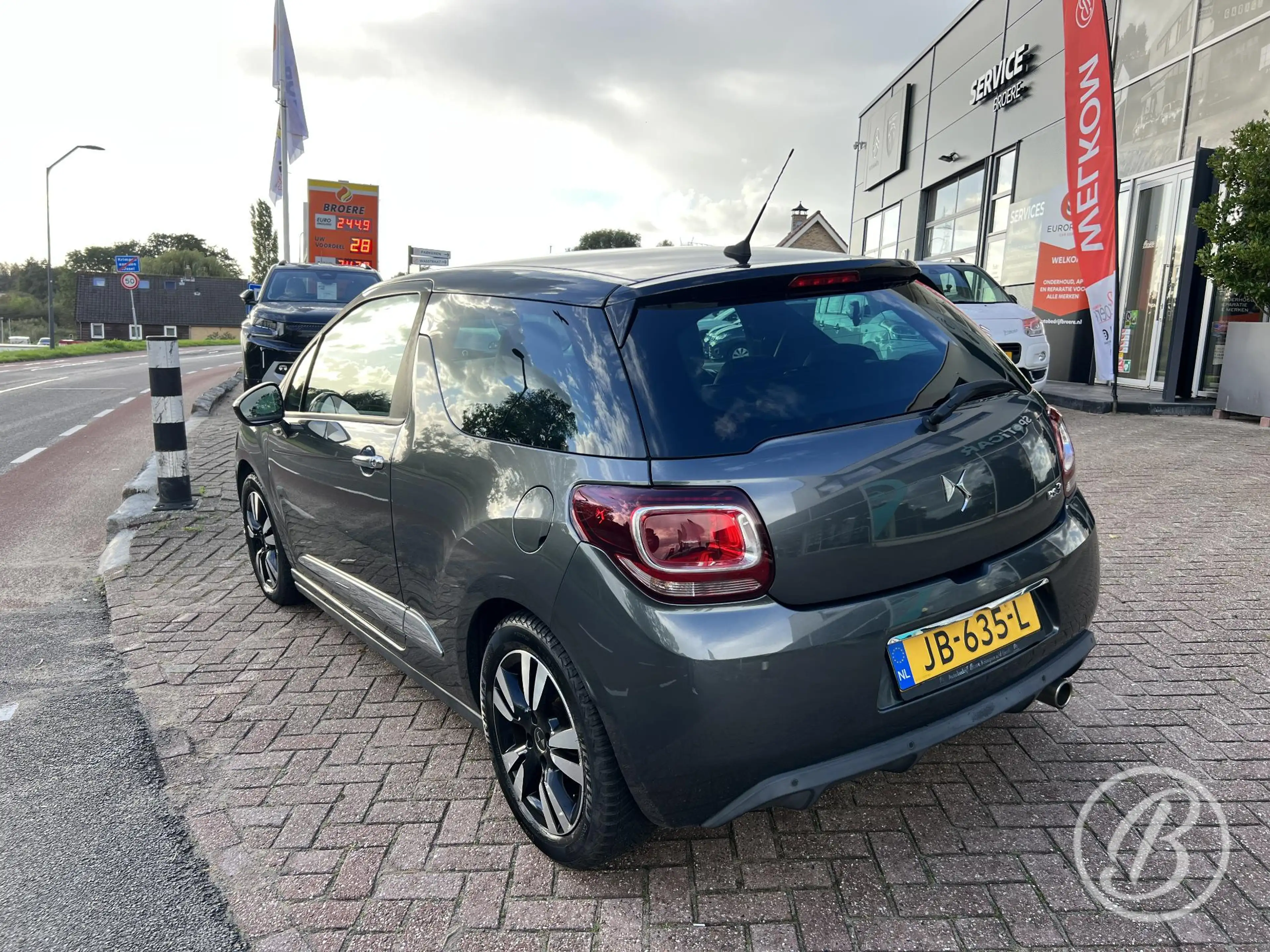 DS Automobiles DS 3 1.2 Turbo 110 pk So Chic EAT-6 Automaat — photo 3