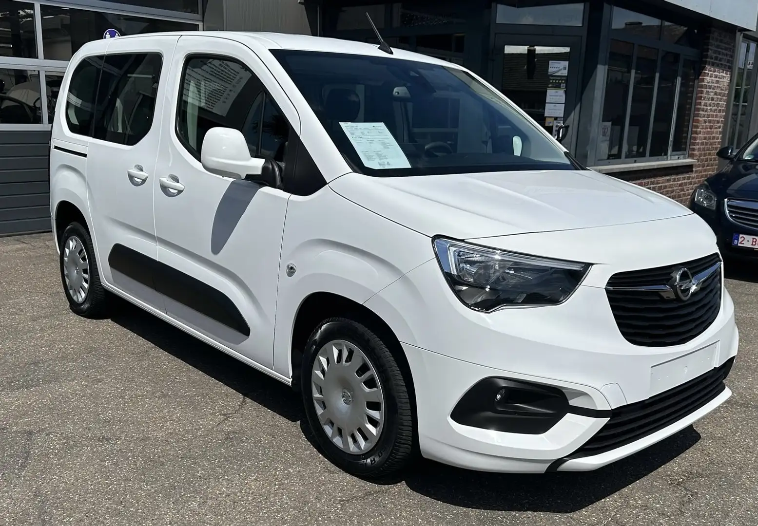 Opel Combo Life 1200 Benzine • Edition • L1H1 • 7 Personen • Alb - 1