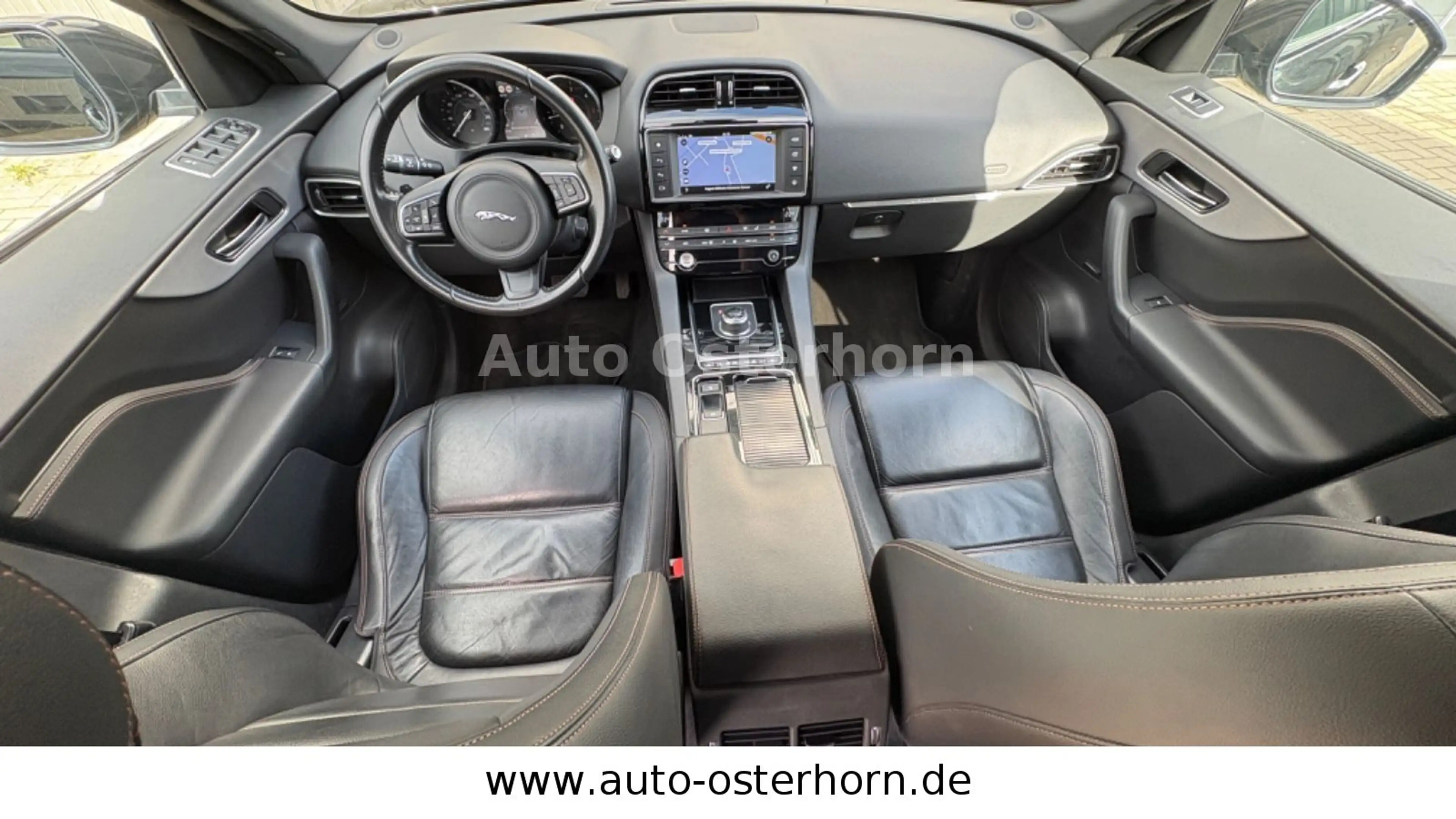 Jaguar F-Pace Prestige AWD Automatik — photo 16