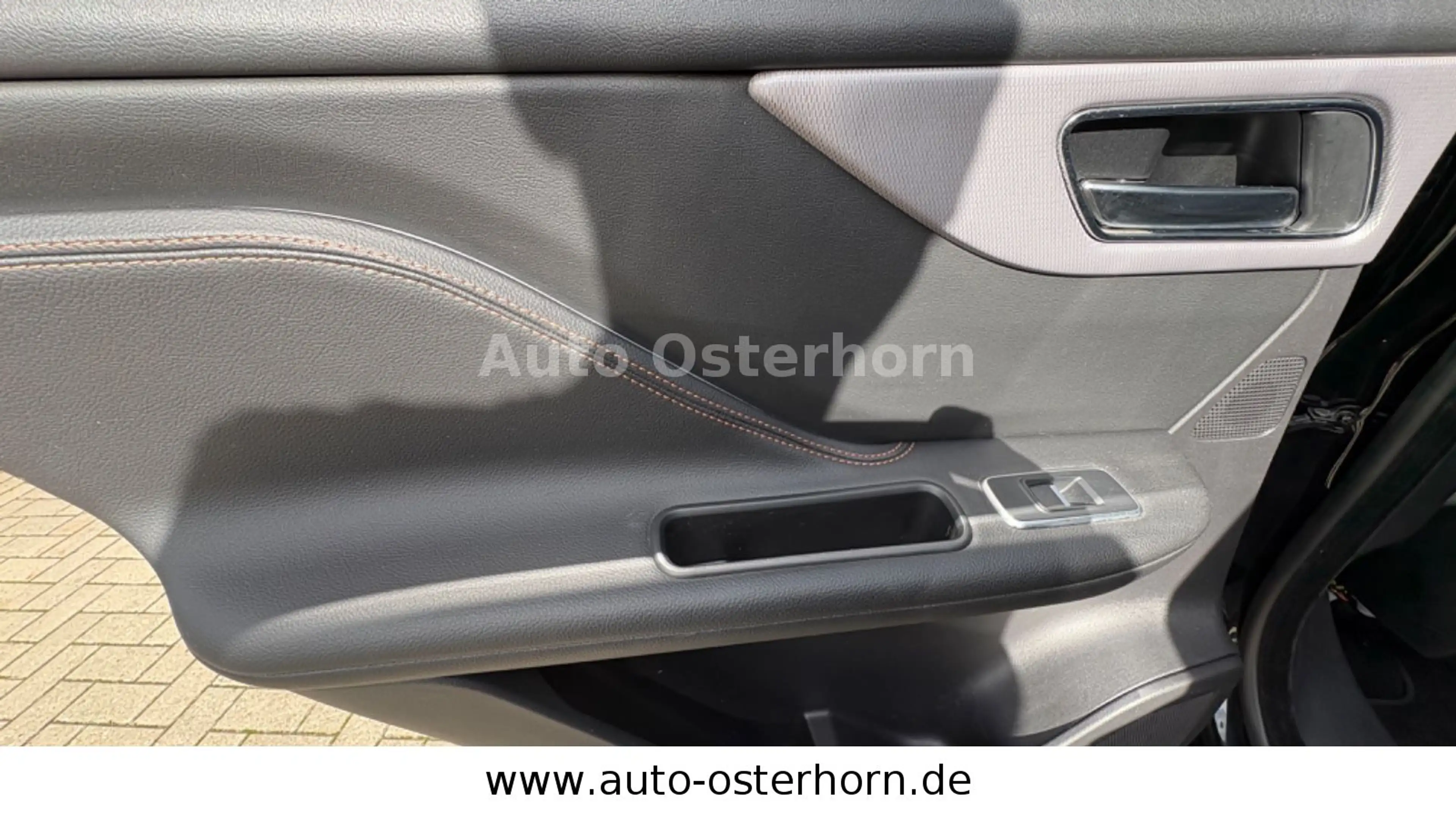 Jaguar F-Pace Prestige AWD Automatik — photo 9