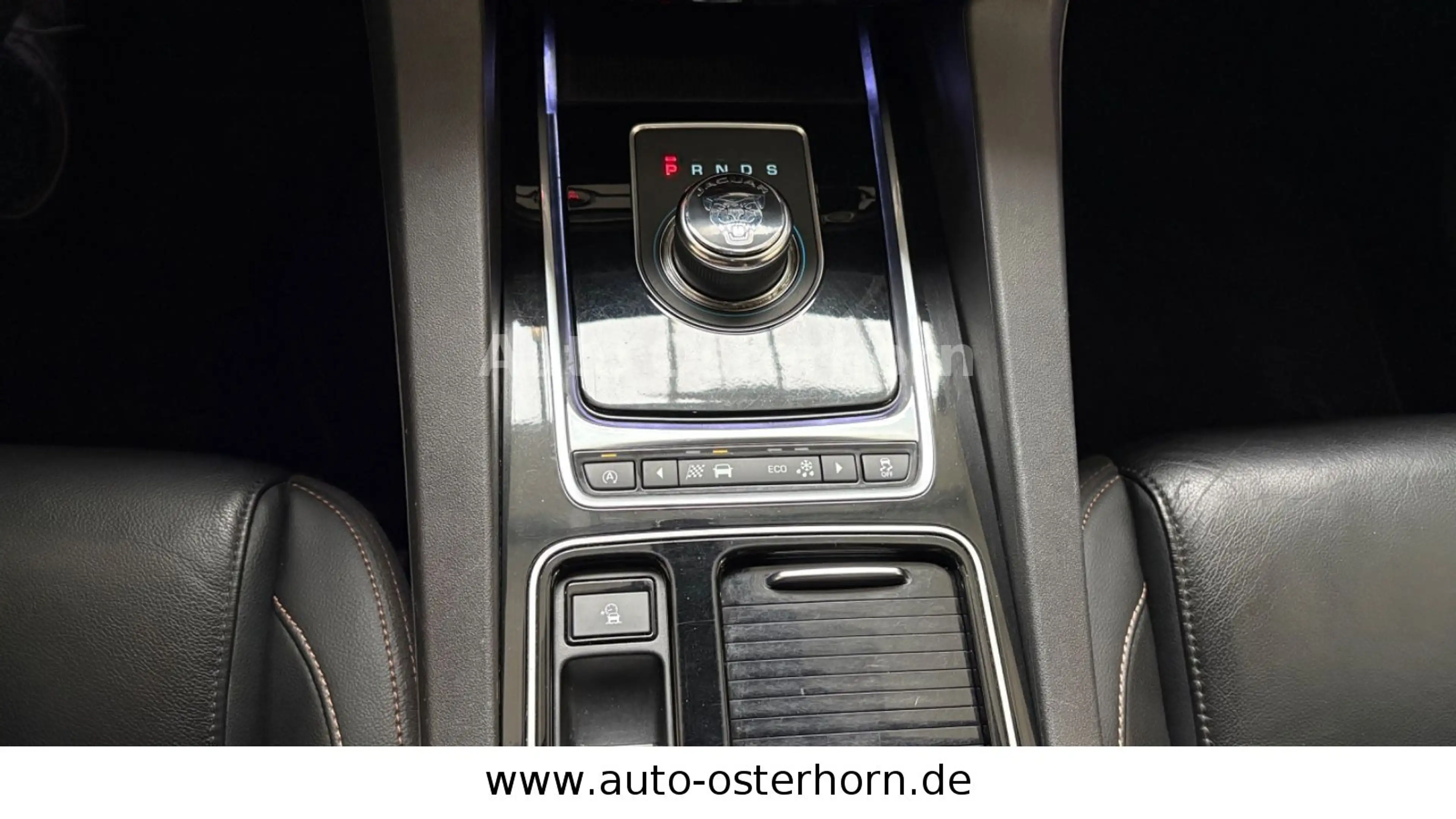 Jaguar F-Pace Prestige AWD Automatik — photo 18