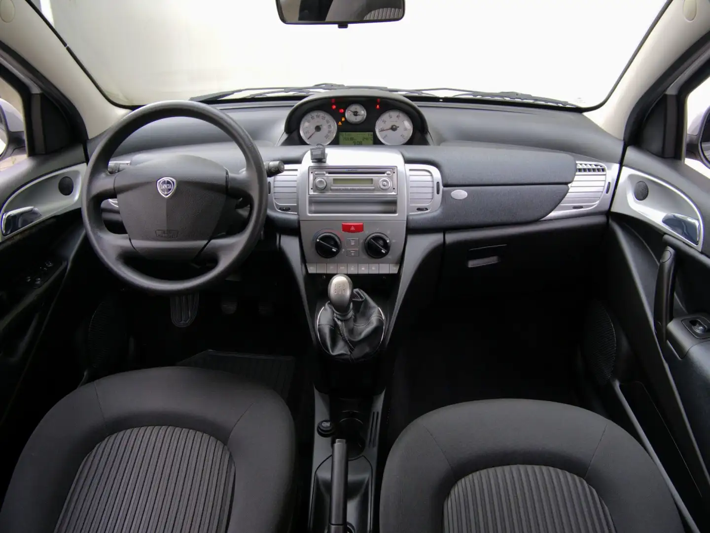Lancia Ypsilon 1.2 Oro 60cv Zilver - 2