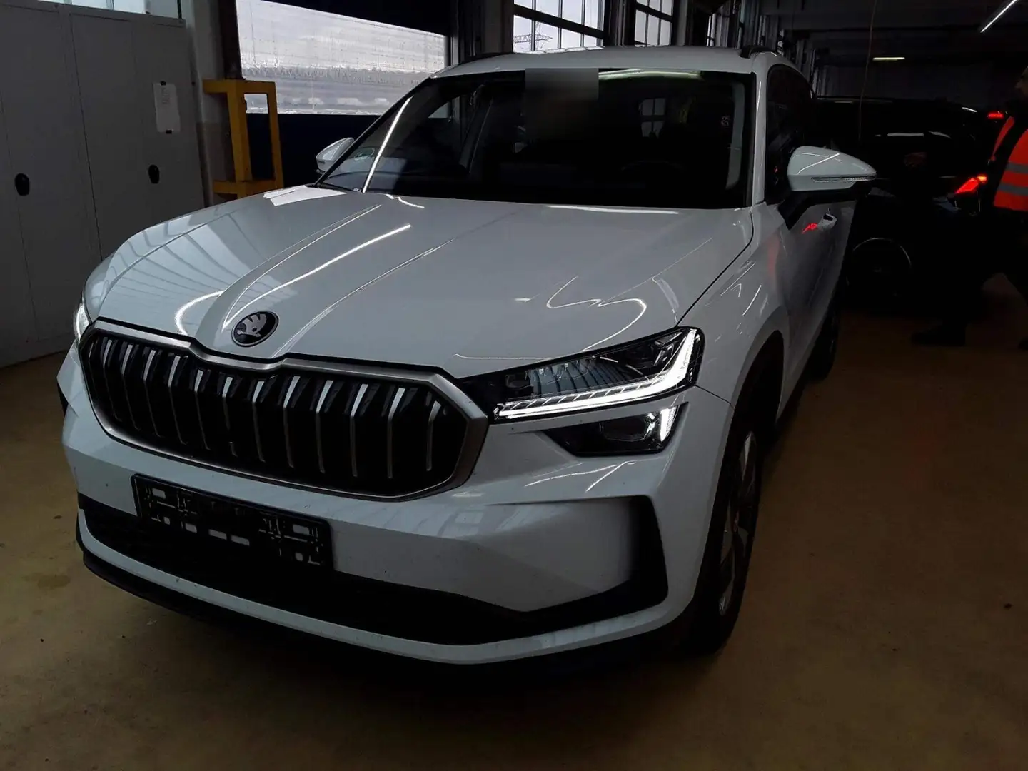 Skoda Kodiaq 2.0 TDI DSG 4x4 SELECTION *AHK *HuD *MATRIX *ACC Weiß - 2