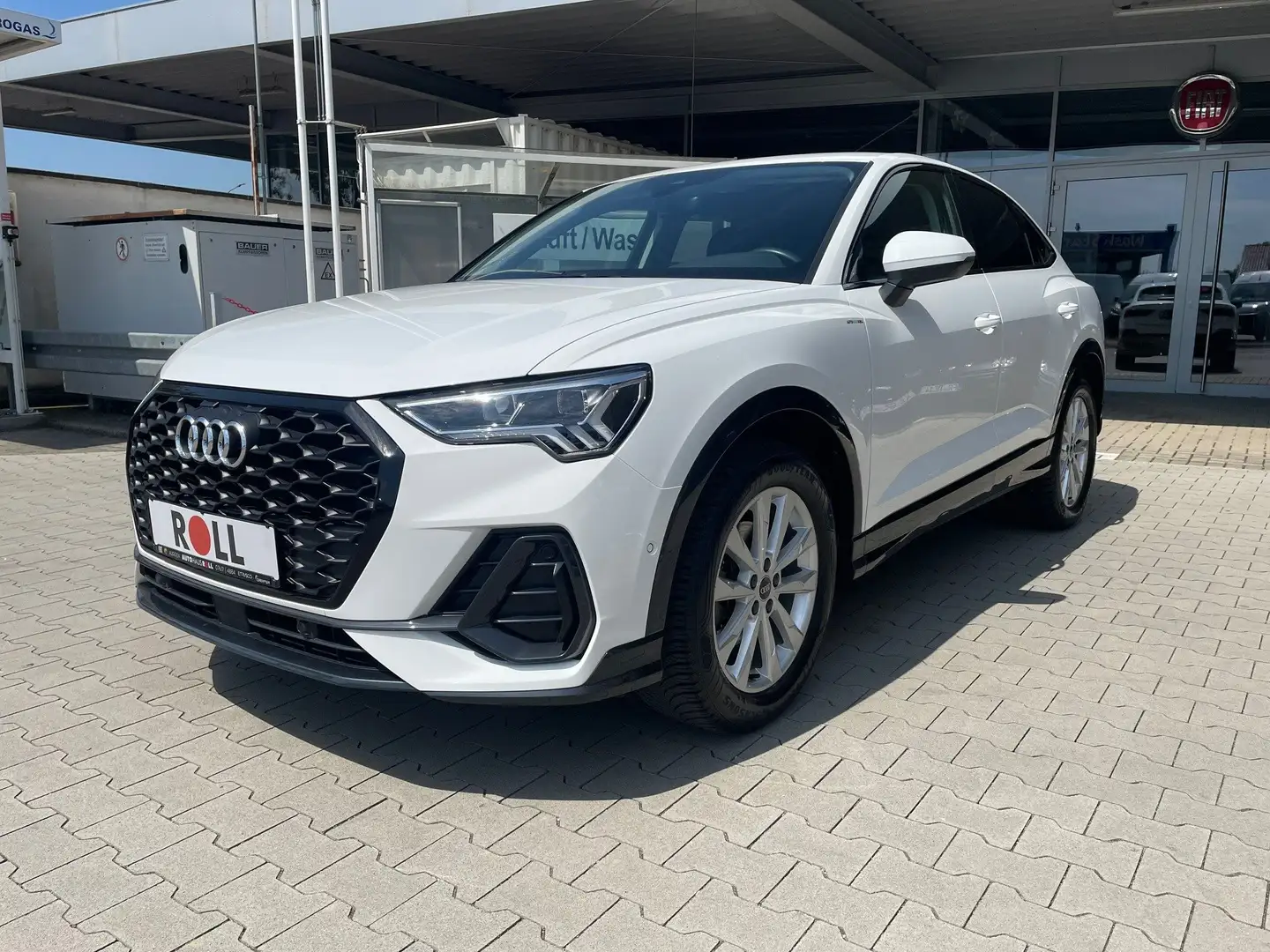 Audi Q3 SPORTBACK 35 TFSI White - 1