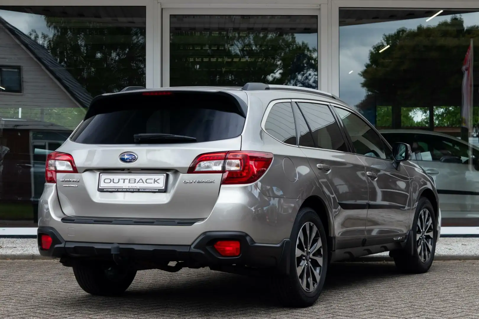 Subaru OUTBACK 2.5i CVT Premium | Eyesight | Navigatie | Trekhaak Braun - 2