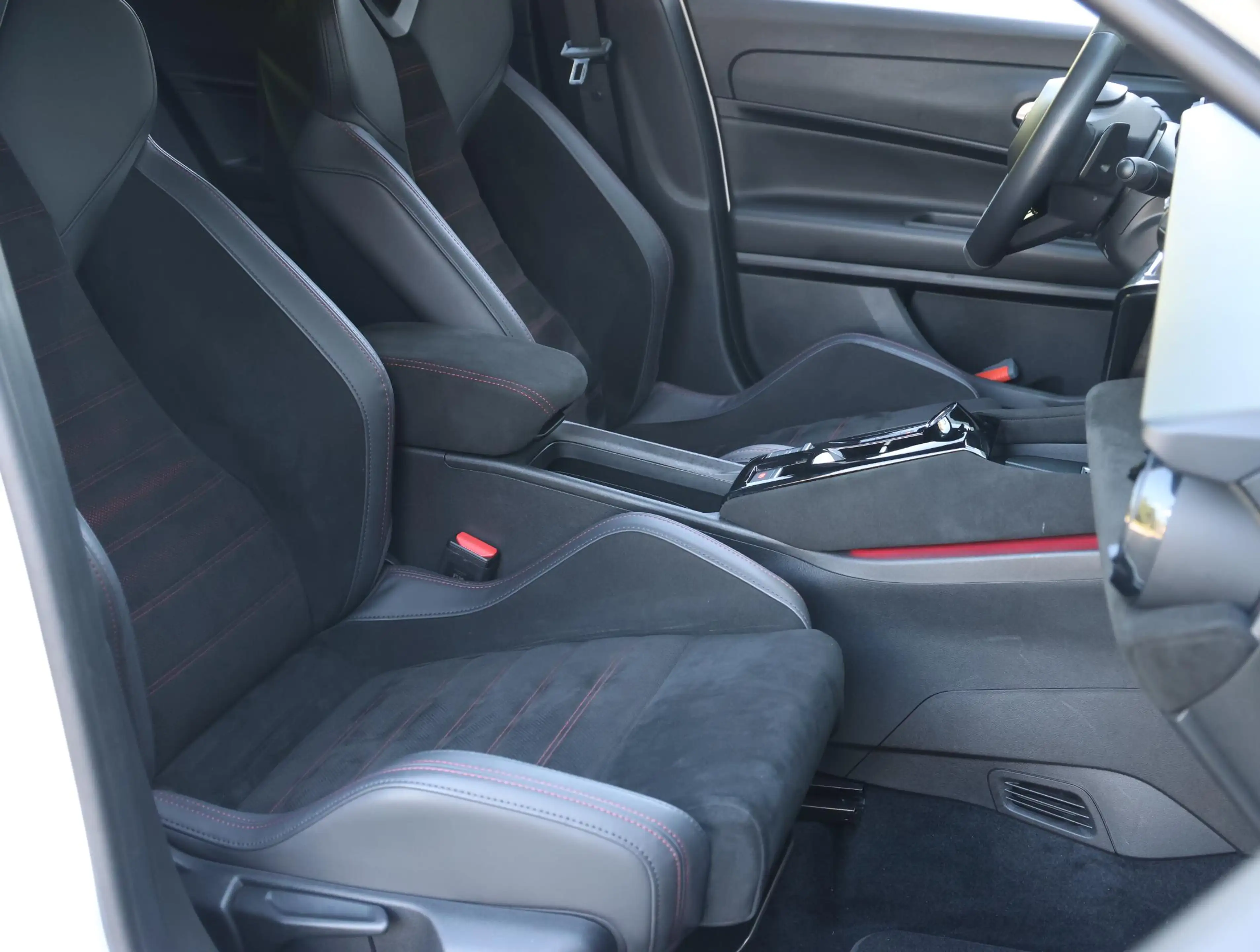 Alfa Romeo Junior 1.2 136pk Hybrid Ibrida Speciale | Sport Pack | Na — photo 3