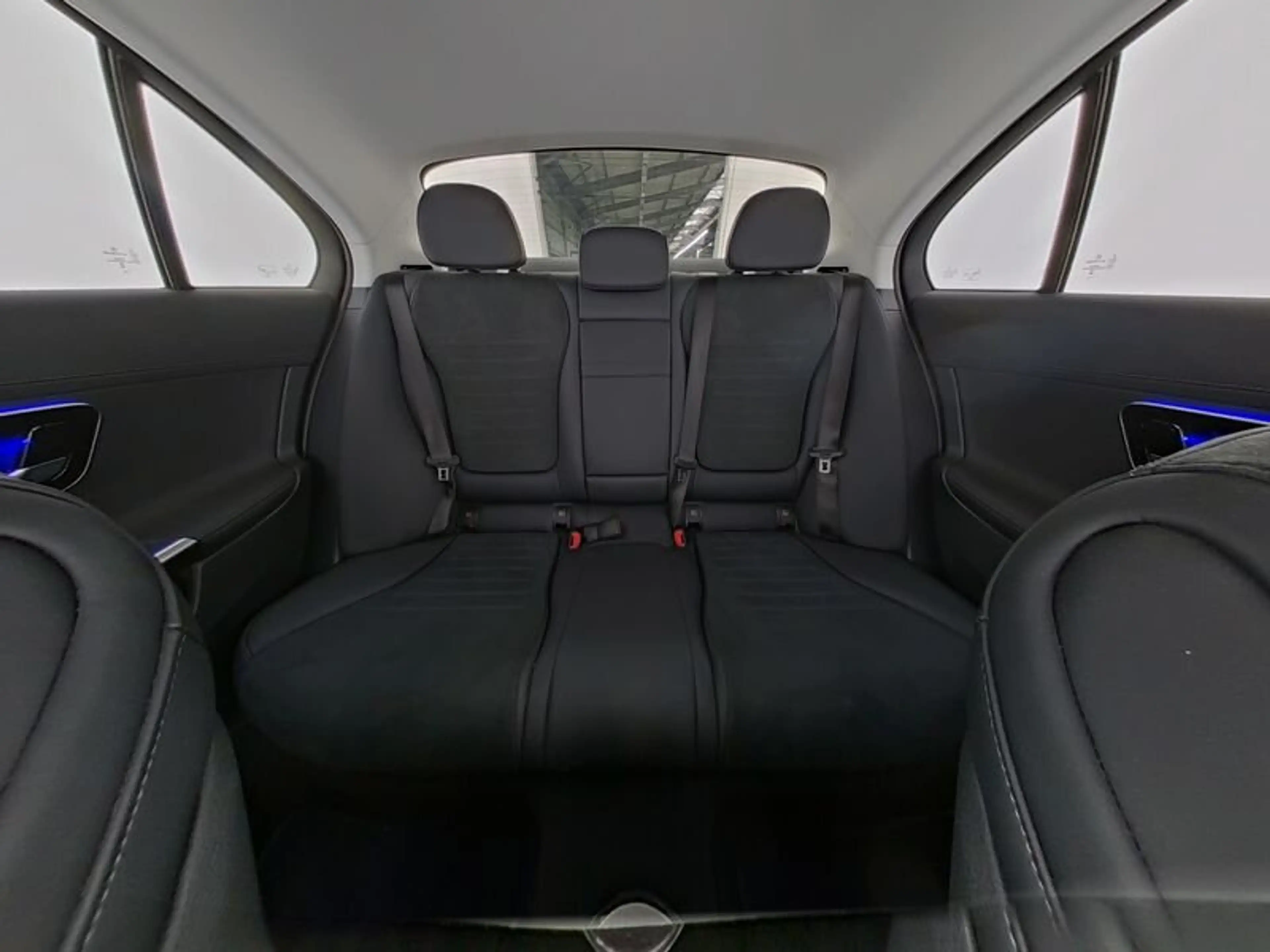 Mercedes-Benz C 220 d AMG Line Night 360° Totwinkel CarPlay — photo 7