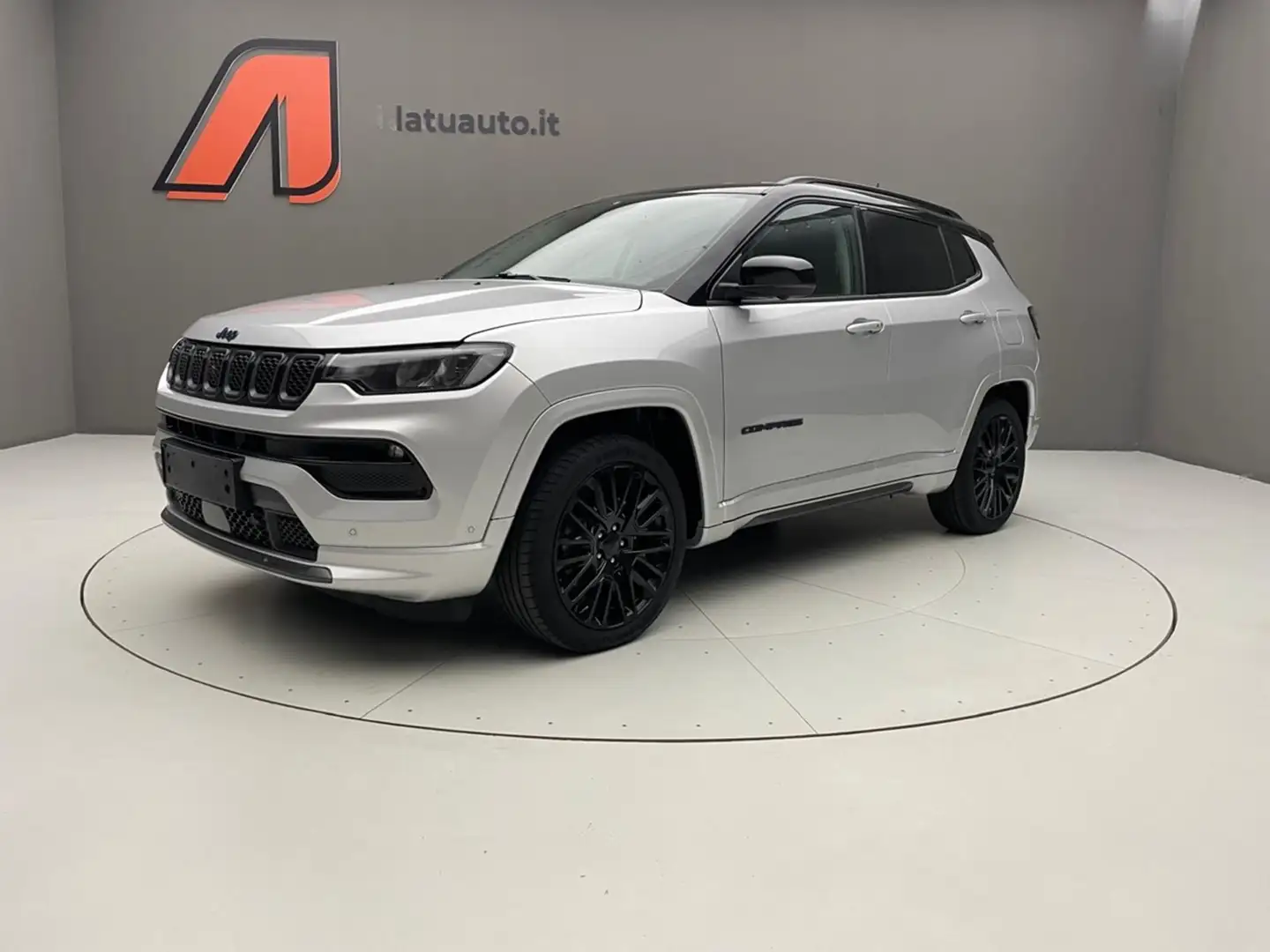 Jeep Compass 1.3 T4 240CV PHEV S 4XE AT6 Schwarz - 1