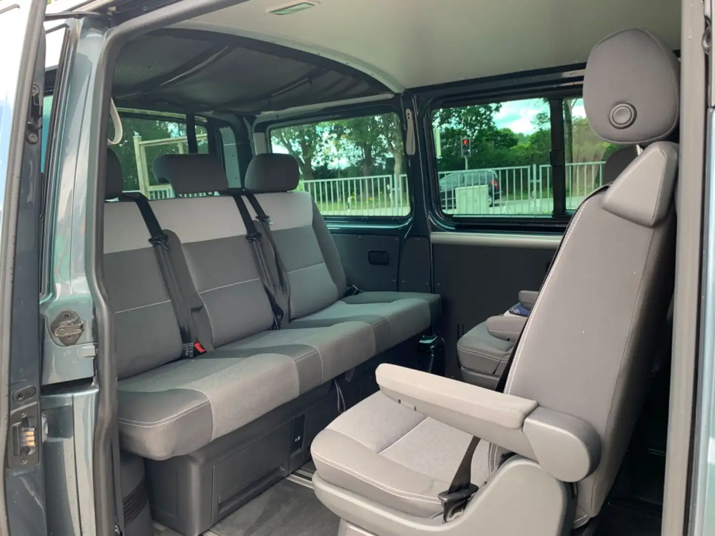 Volkswagen T5 Multivan Startline 1 Hand Service gewartet Gris - 2