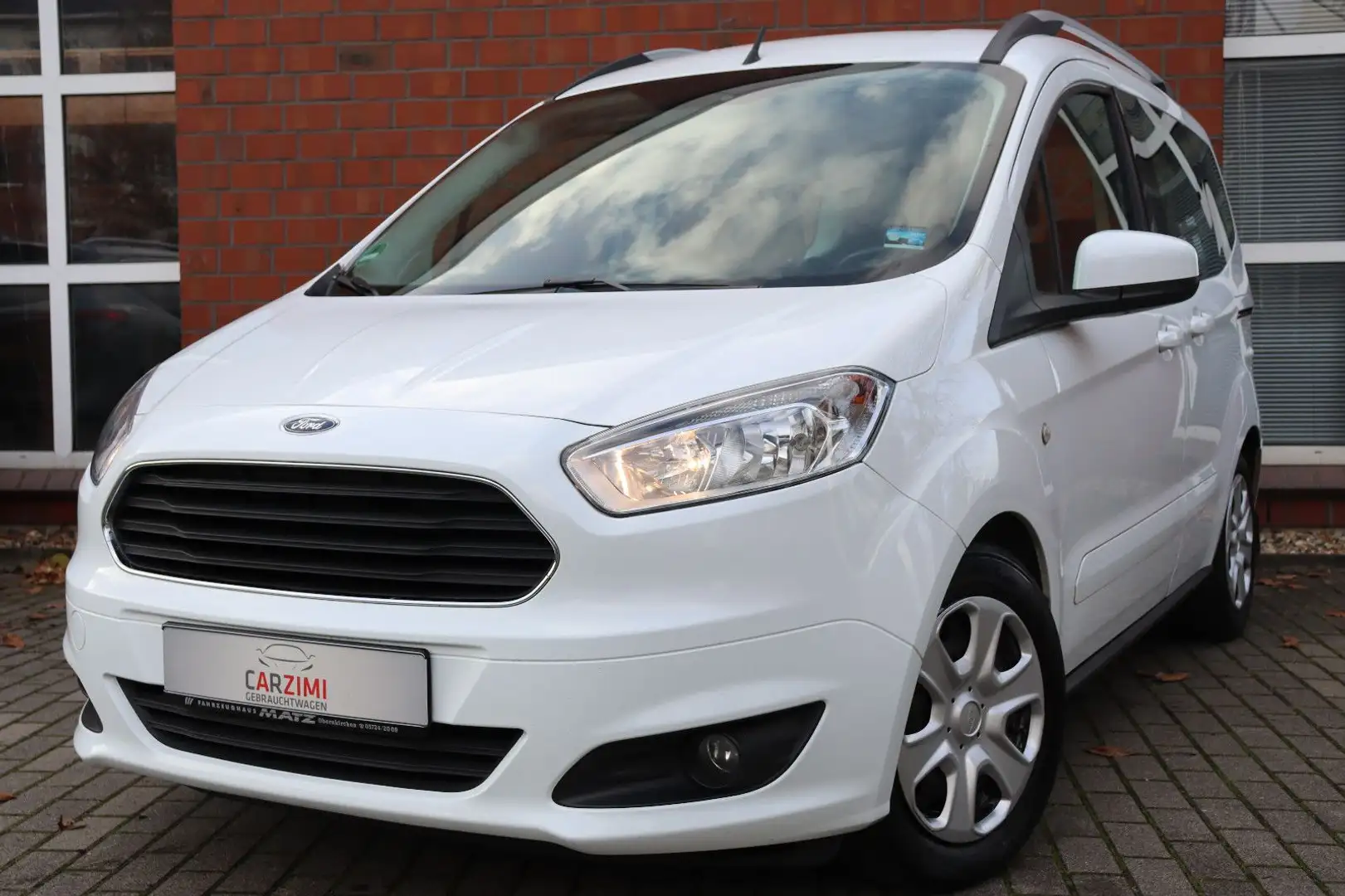 Ford Tourneo Courier 1.0 EcoBoost Trend 5-Sitzer 1.HD Weiß - 1
