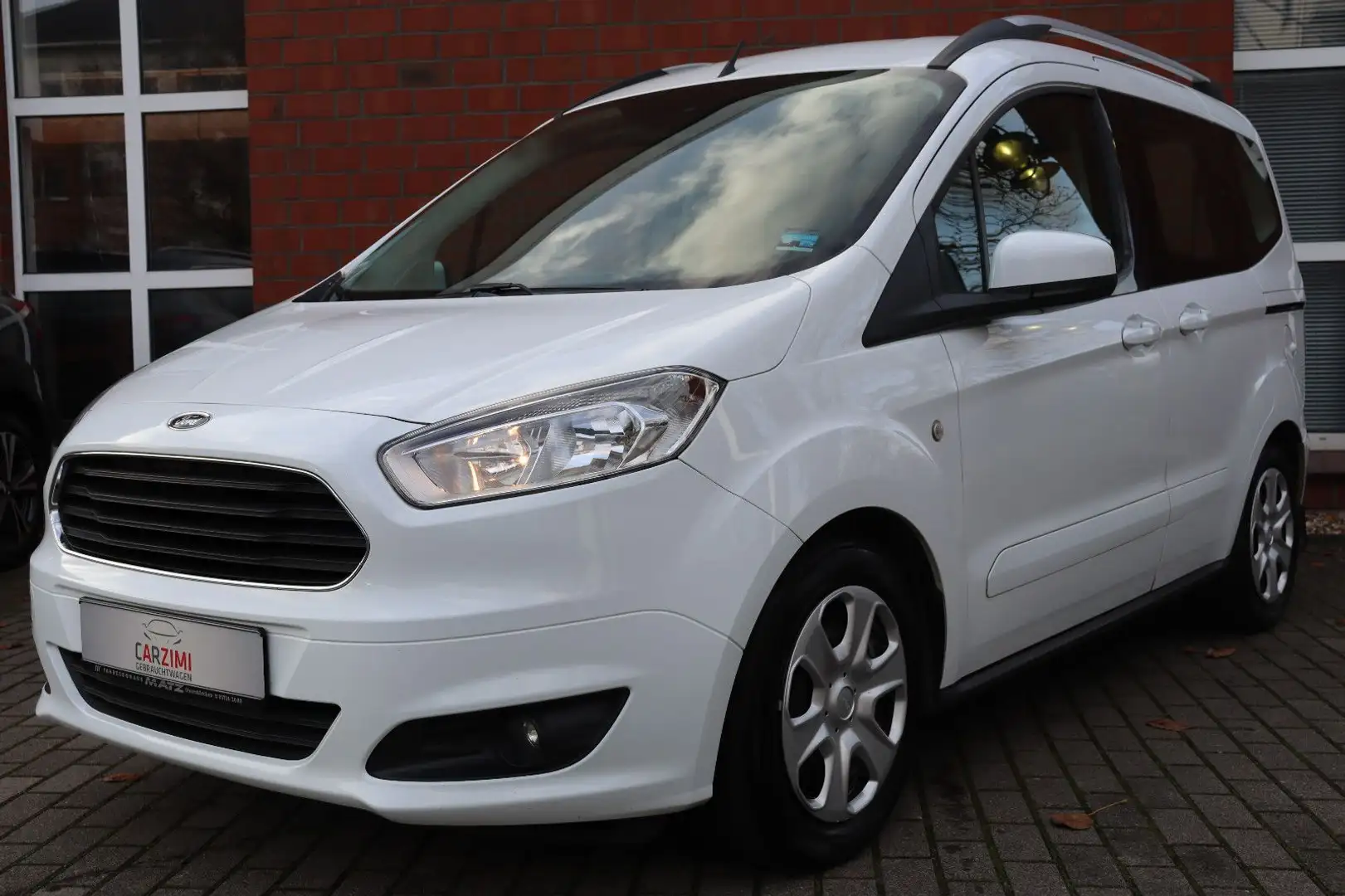Ford Tourneo Courier 1.0 EcoBoost Trend 5-Sitzer 1.HD Weiß - 2