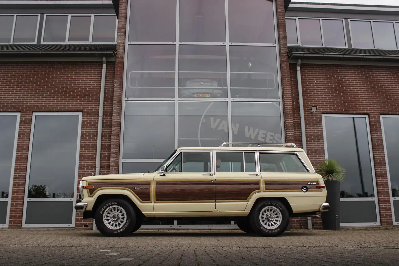 Jeep Wagoneer 5.9 V8 Limited Wagon | Origineel | 1979 | Dakraam, foto 6