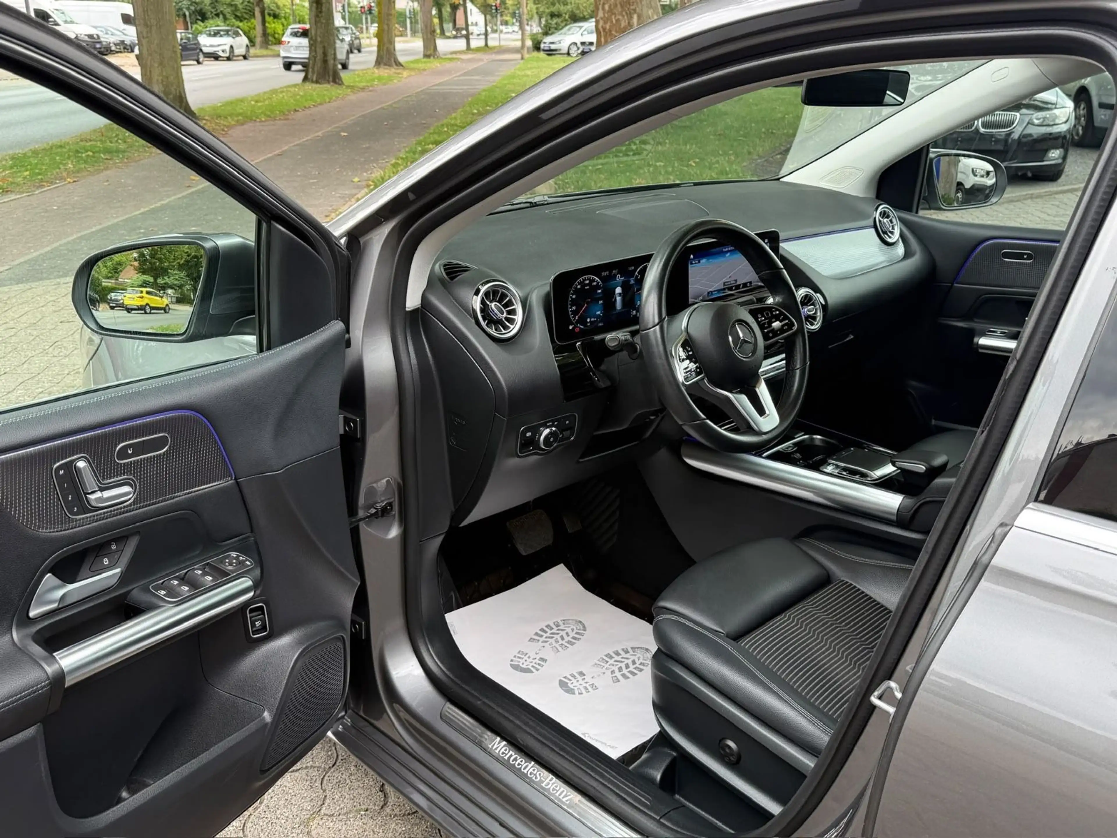 Mercedes-Benz B 220 d*AUTOMATIK*NAVI*LEDER*KAMERA*LED* — photo 8