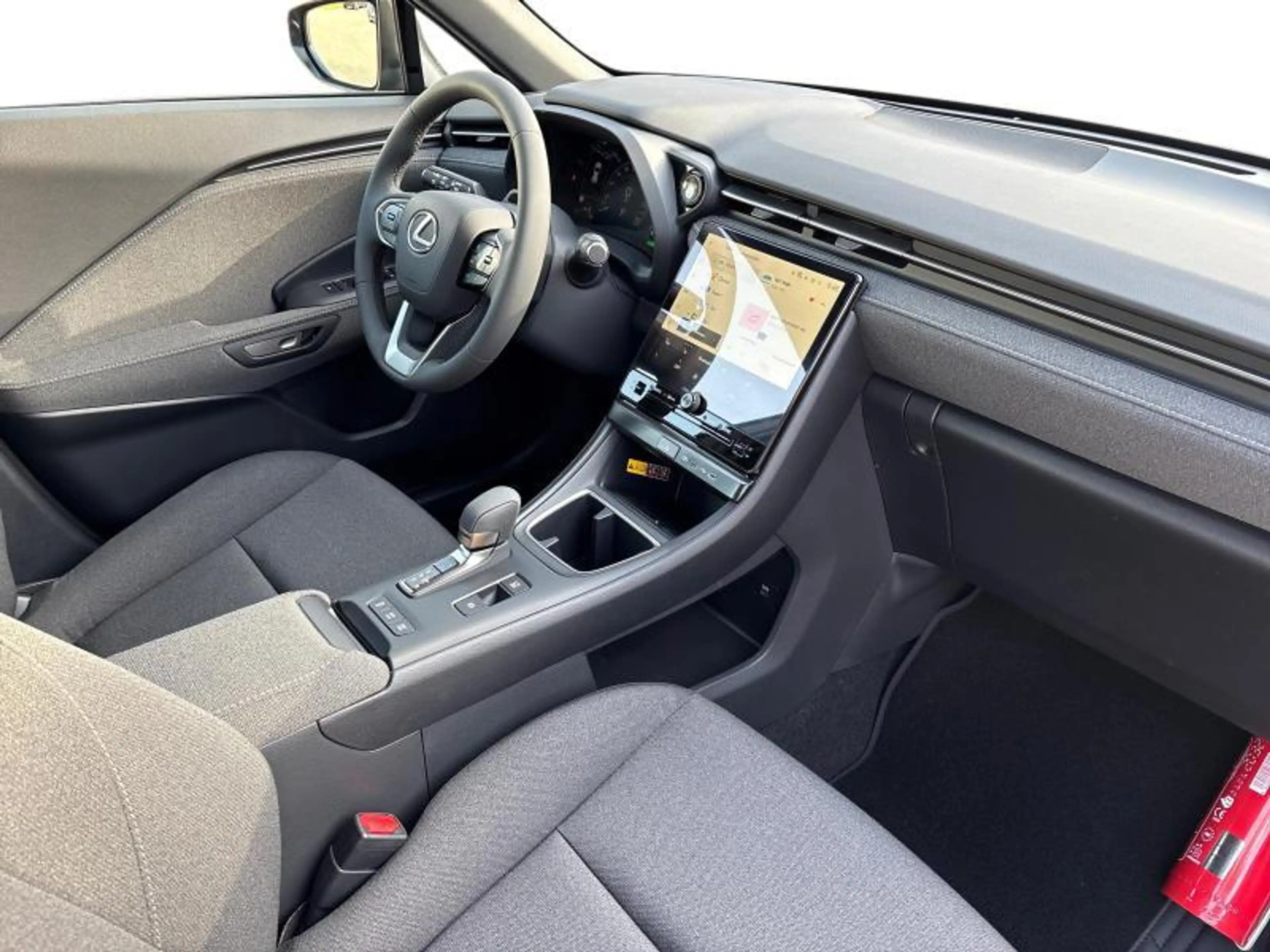 Lexus LBX Base + Comfort & Parking Sensors — photo 6