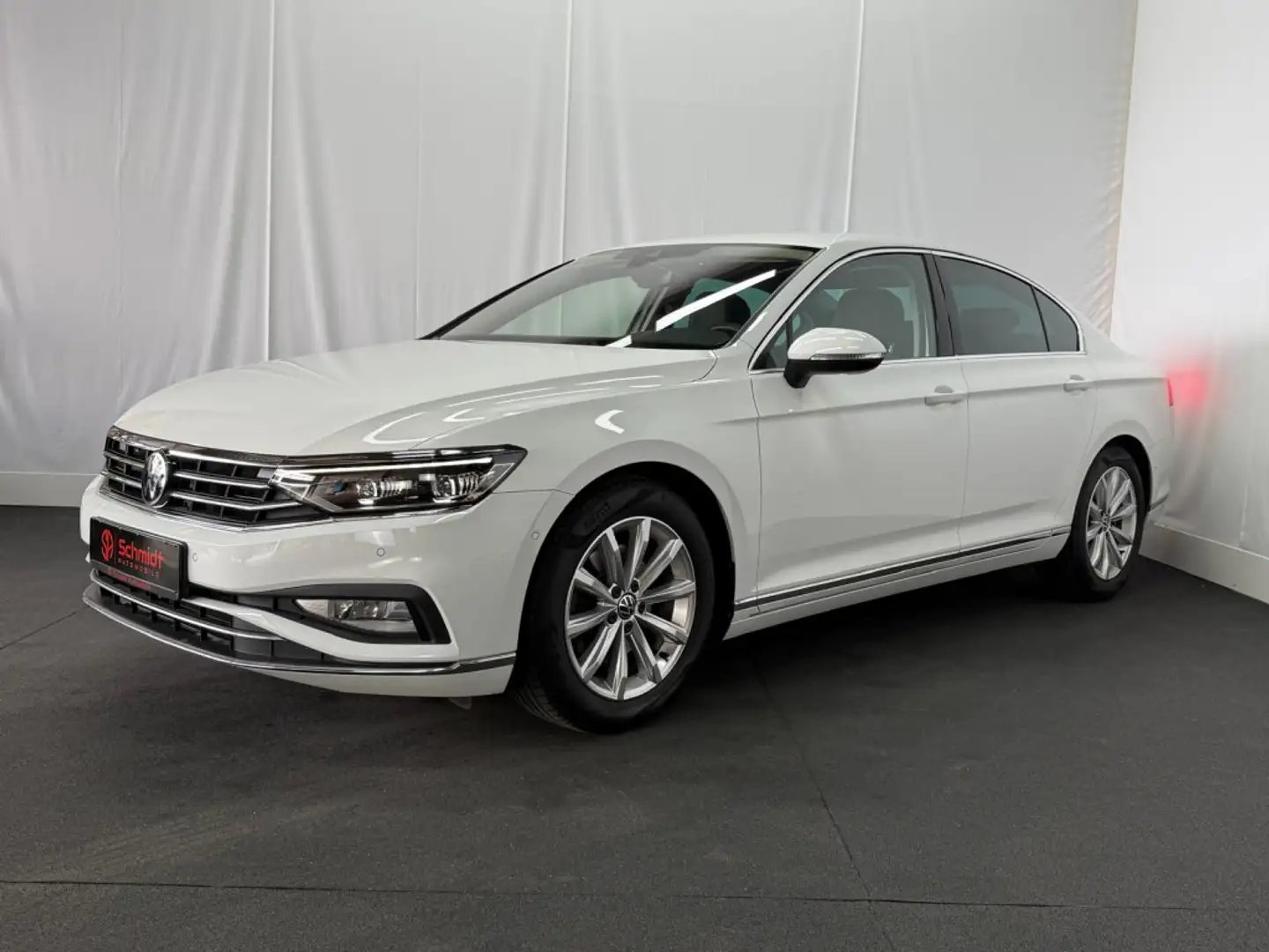 Volkswagen Passat Elegance Alb - 1