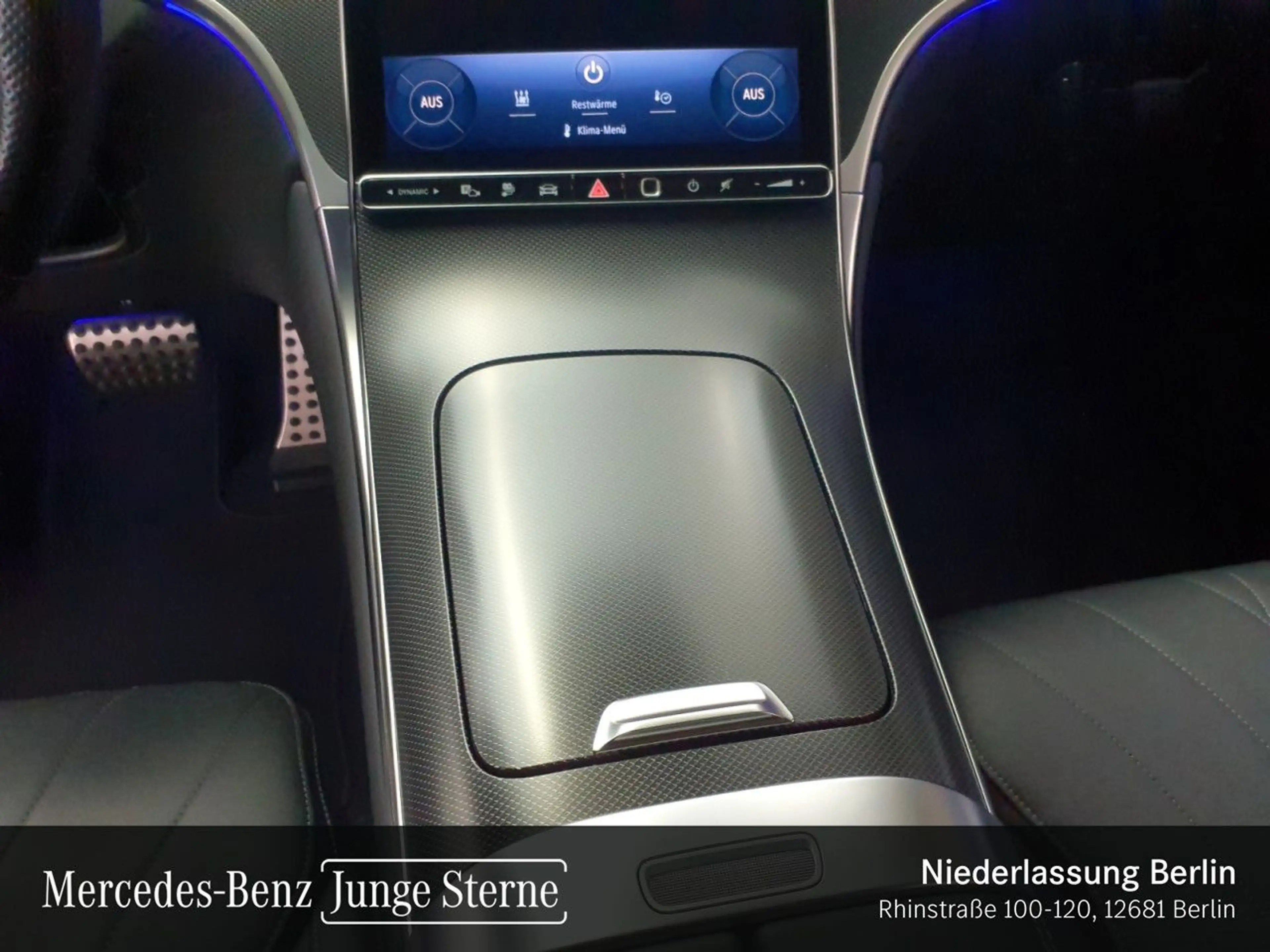 Mercedes-Benz GLC 300 e 4M AMG+PANO+360+AHK+BURMESTER+KEYLESS+9G — photo 15
