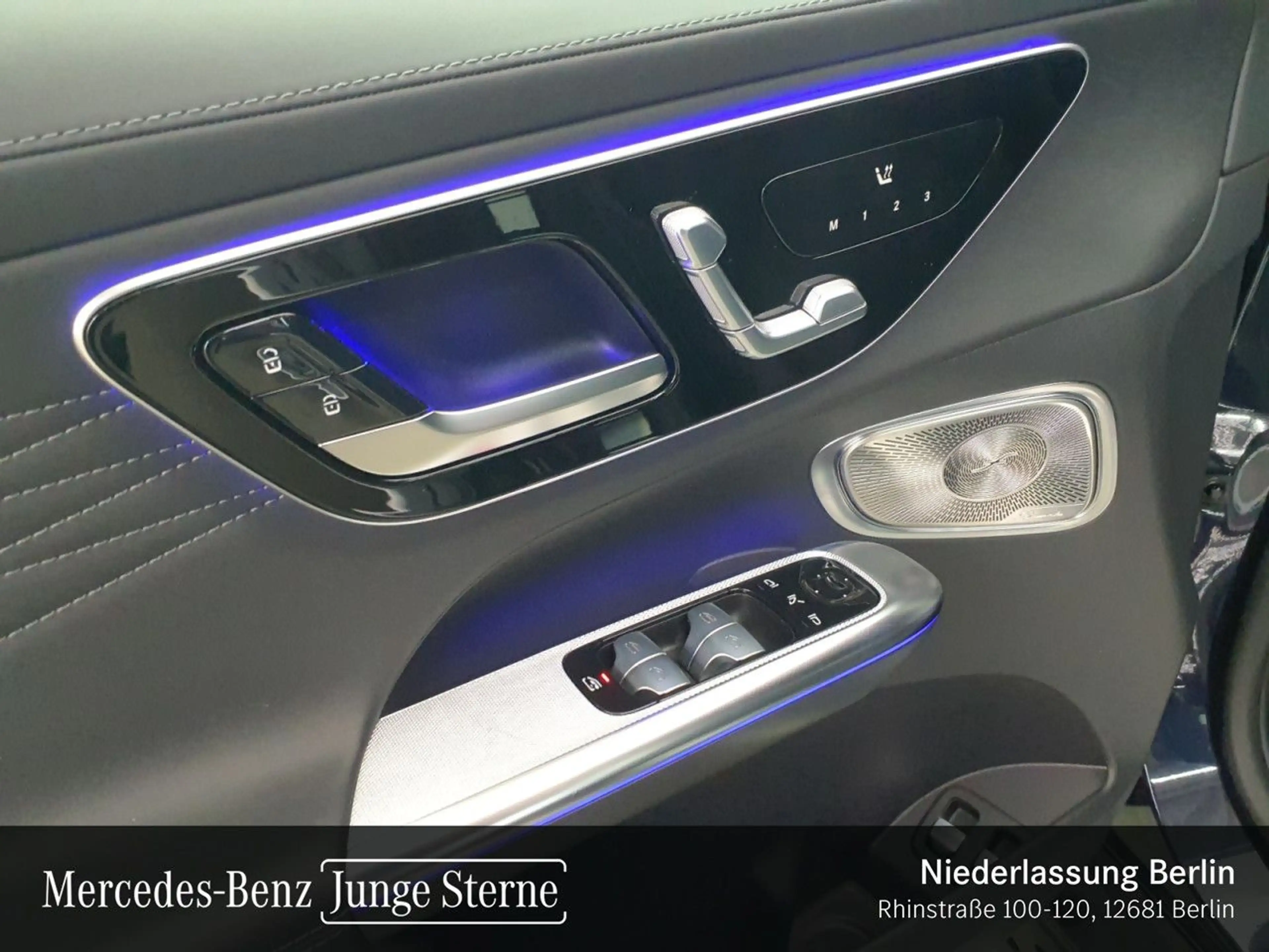 Mercedes-Benz GLC 300 e 4M AMG+PANO+360+AHK+BURMESTER+KEYLESS+9G — photo 12