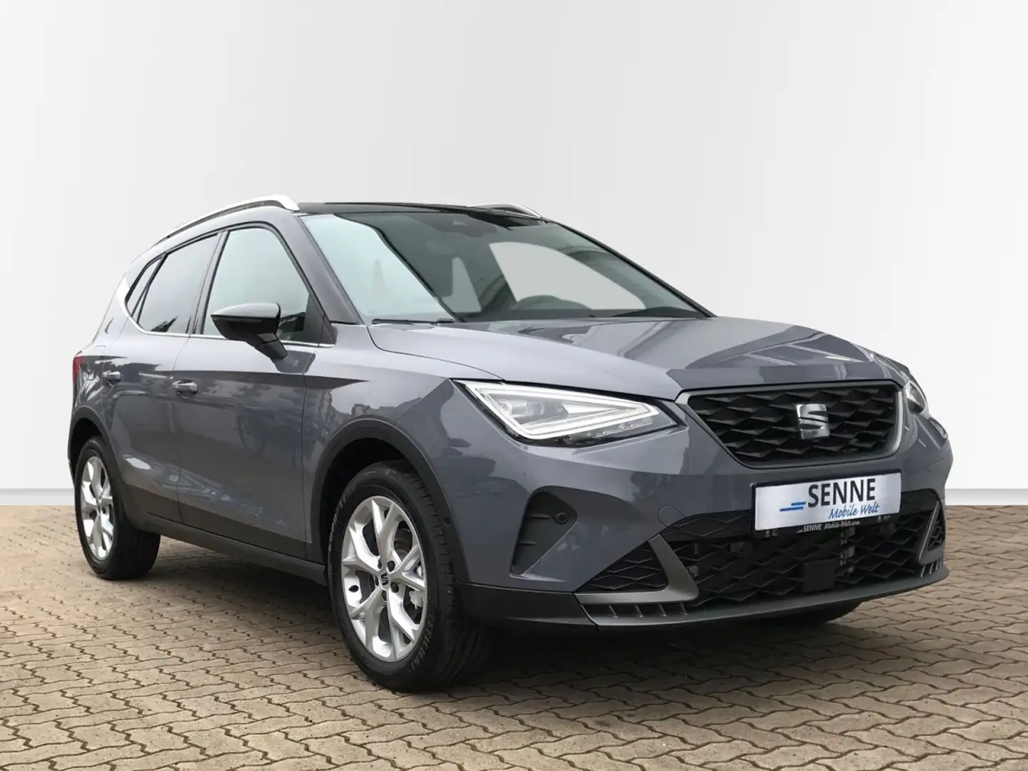 SEAT Arona 1.5 TSI DSG FR, LED, Kamera, ACC, Sitzh. Klima Schwarz - 2