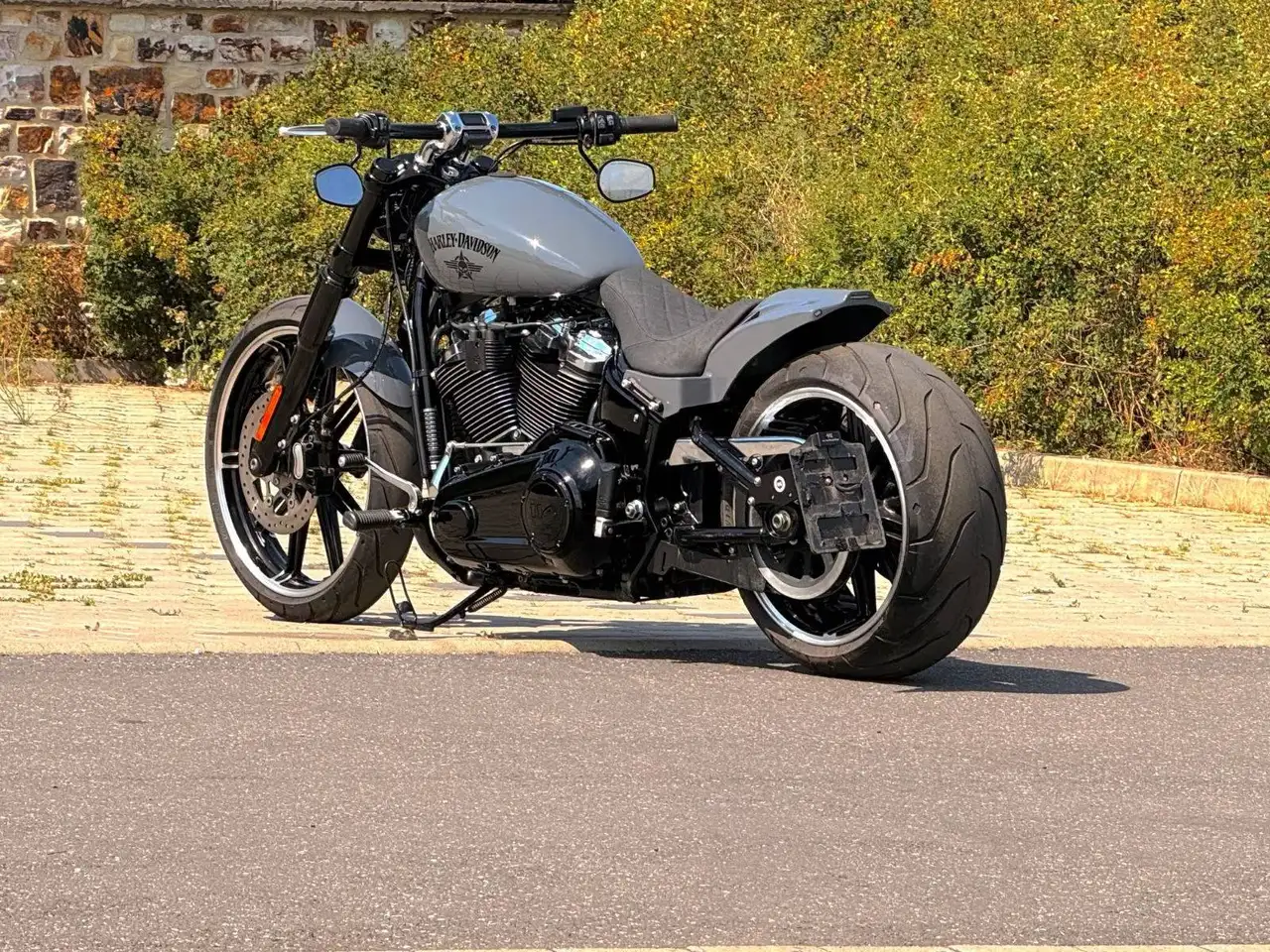 Harley-Davidson Breakout