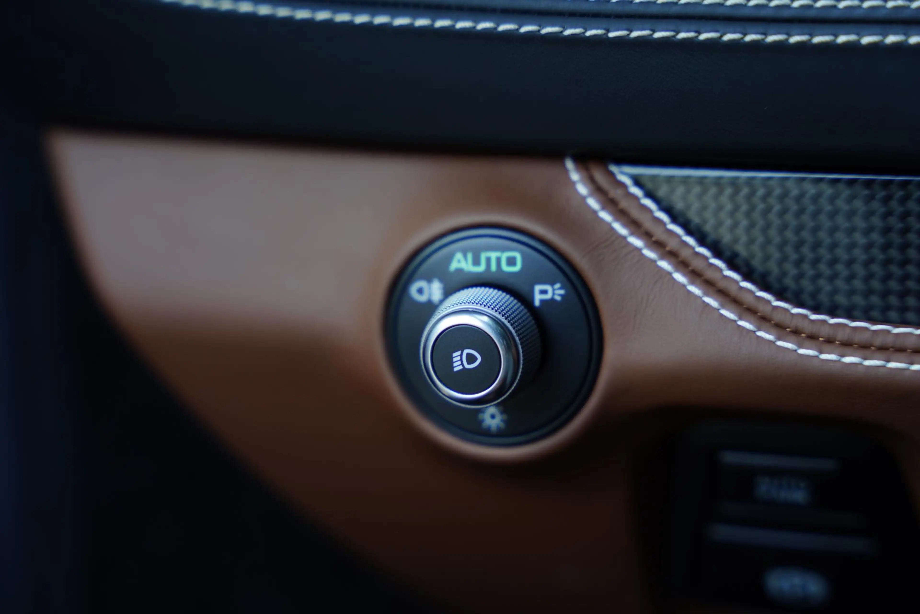 Ferrari F8 Tributo 3.9 V8 HELE / 6D KM / Full Carbon Interior + Exter — photo 15