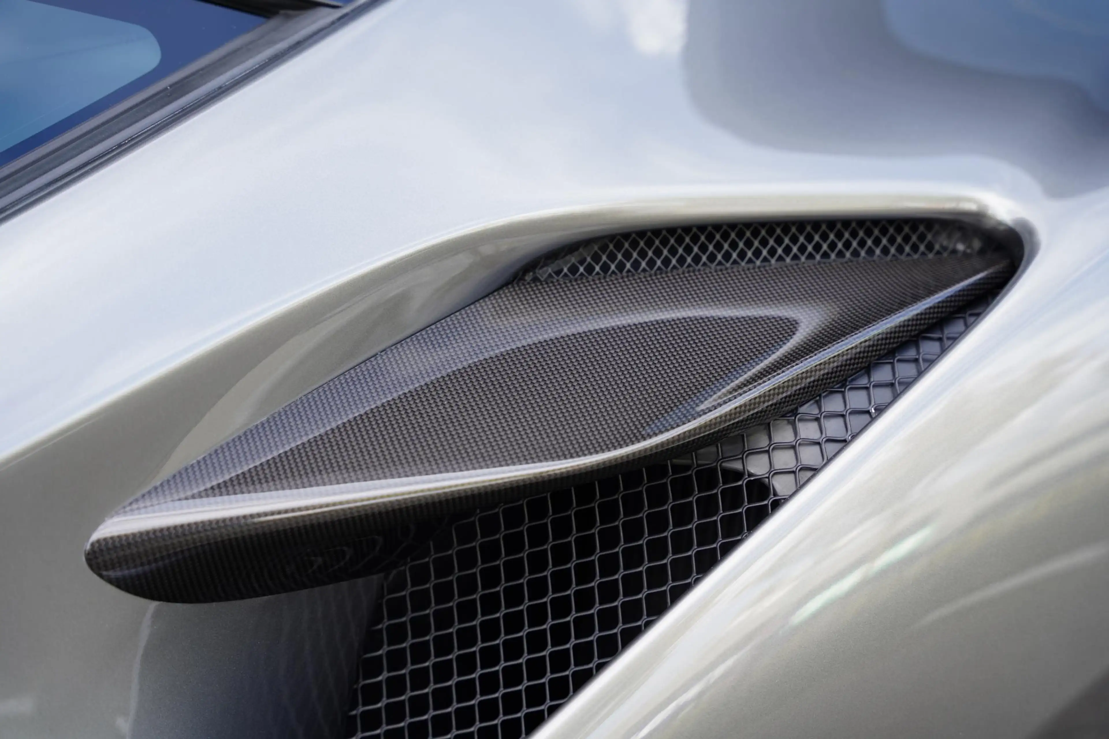 Ferrari F8 Tributo 3.9 V8 HELE / 6D KM / Full Carbon Interior + Exter — photo 29