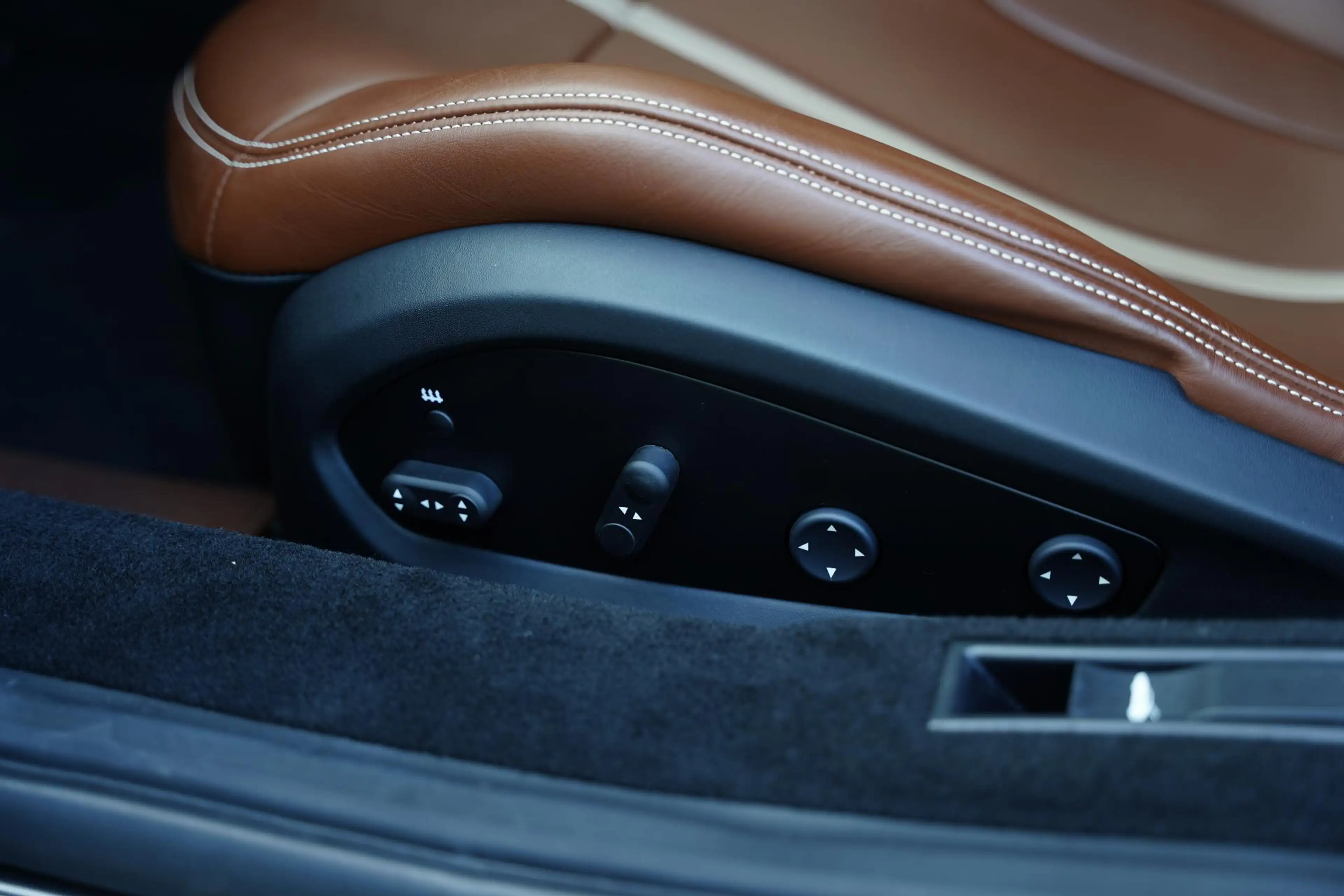 Ferrari F8 Tributo 3.9 V8 HELE / 6D KM / Full Carbon Interior + Exter — photo 22