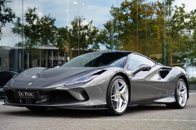 Ferrari 3.9 V8 HELE / 6D KM / Full Carbon Interior + Exter