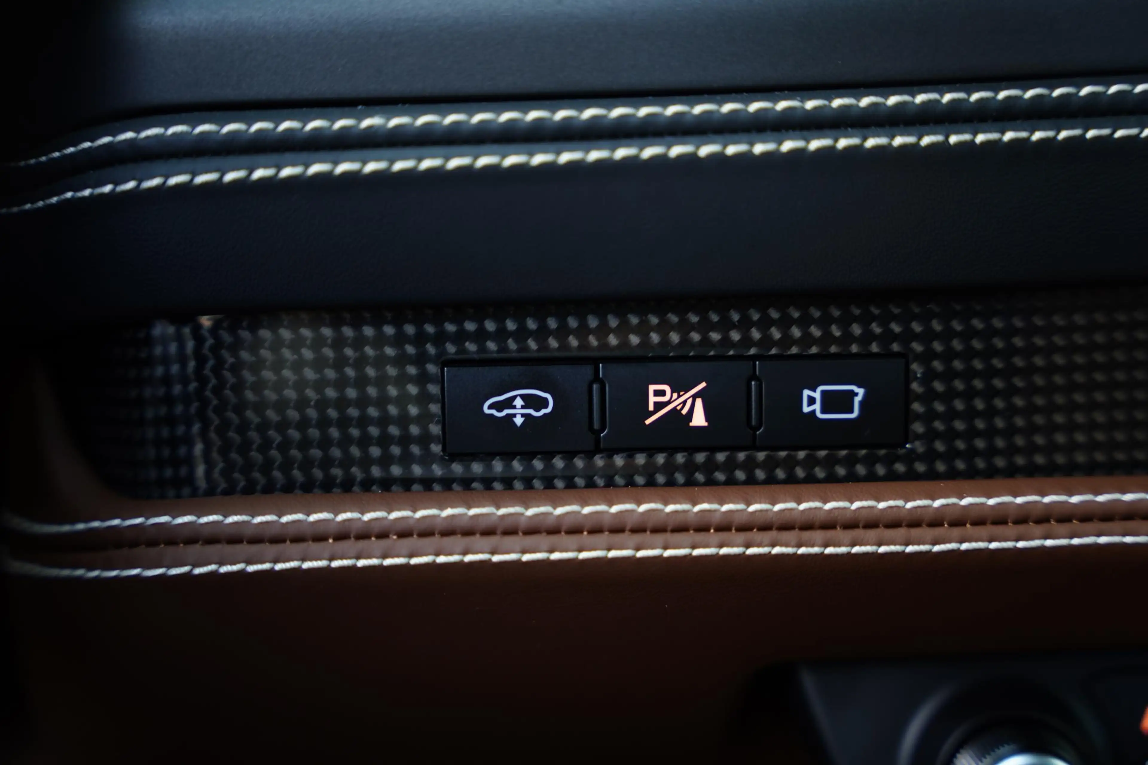 Ferrari F8 Tributo 3.9 V8 HELE / 6D KM / Full Carbon Interior + Exter — photo 17