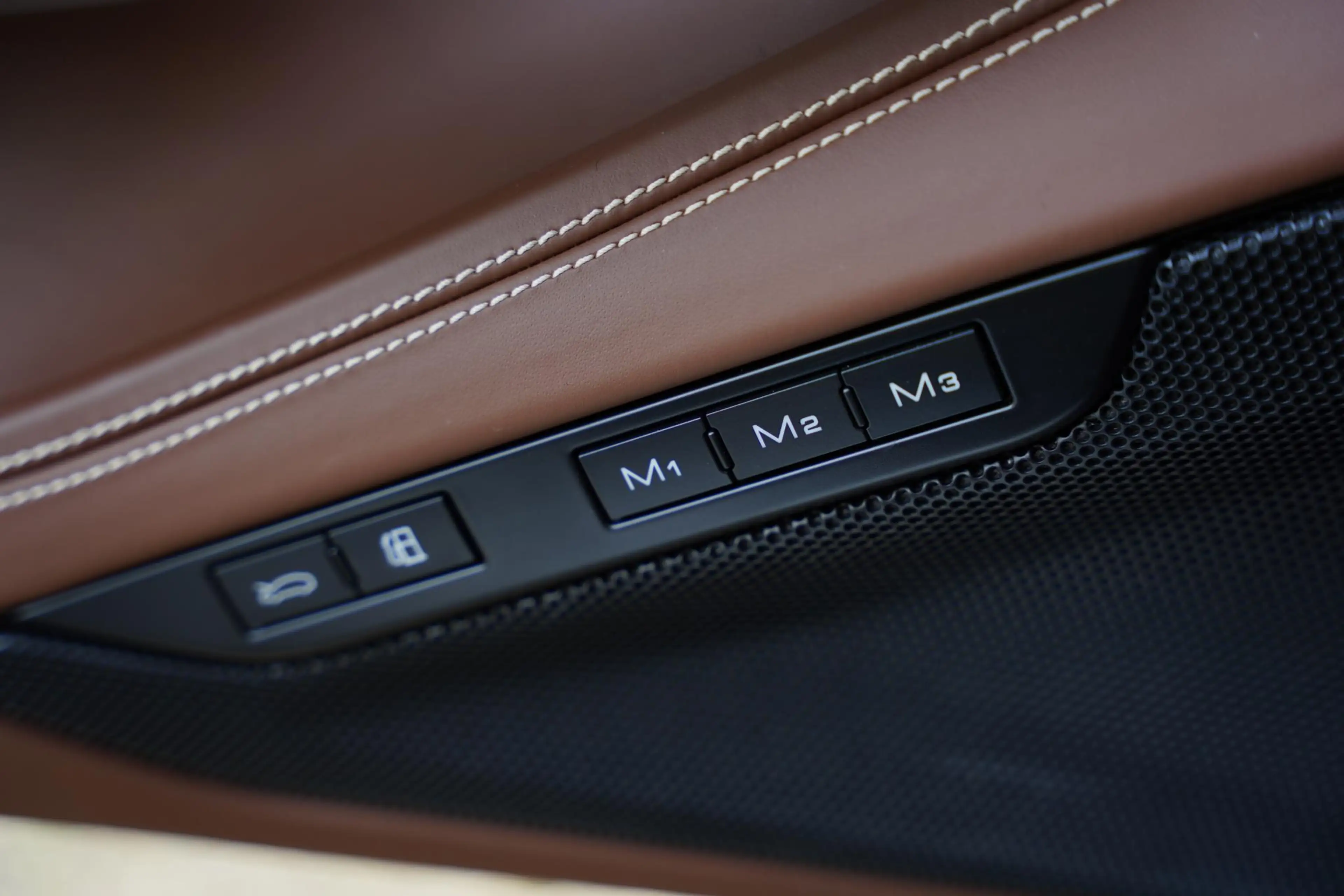 Ferrari F8 Tributo 3.9 V8 HELE / 6D KM / Full Carbon Interior + Exter — photo 13