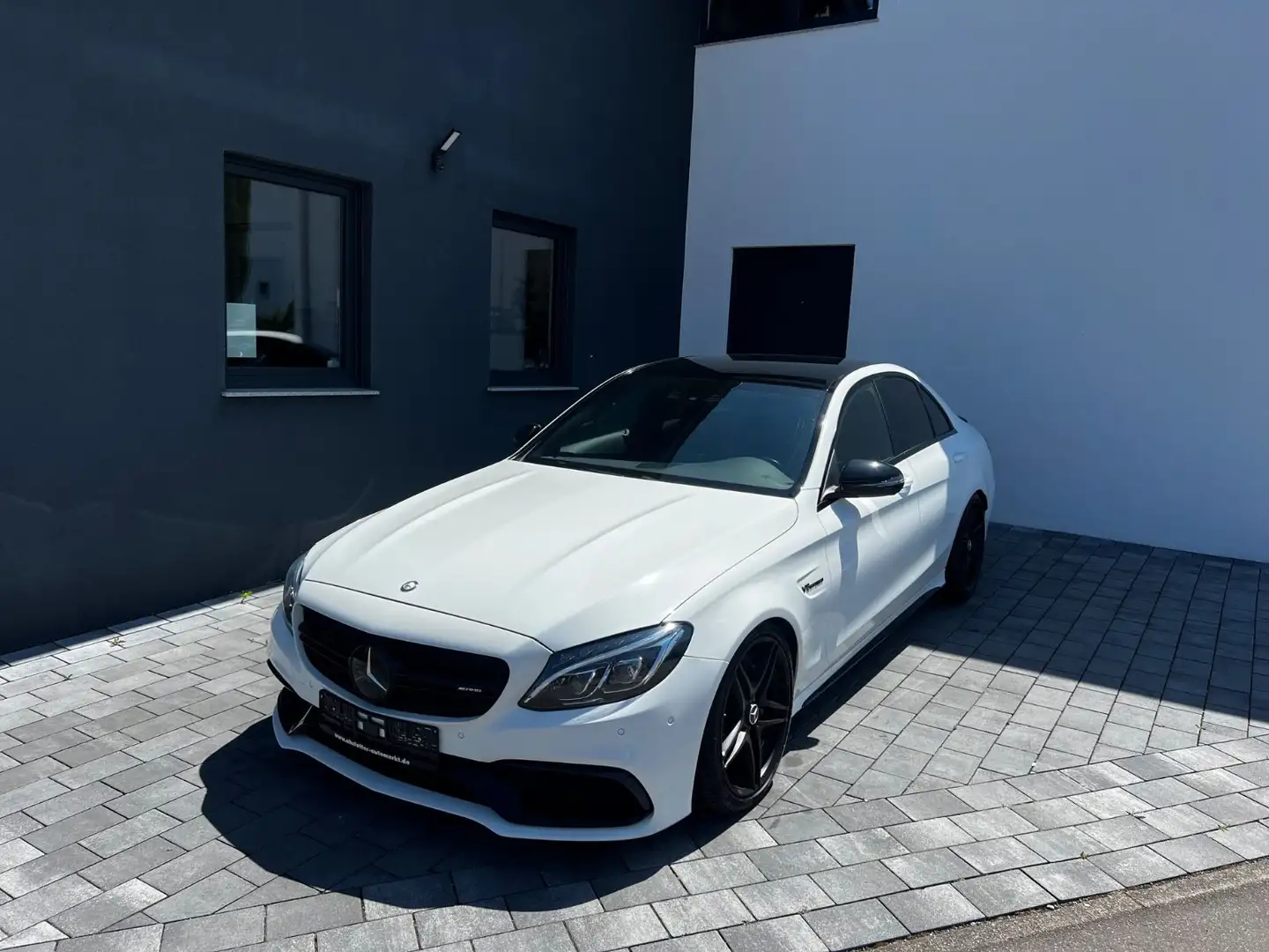 Mercedes-Benz C 63 AMG C -Klasse Lim. Blanc - 1