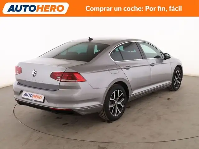 Volkswagen Passat view 6