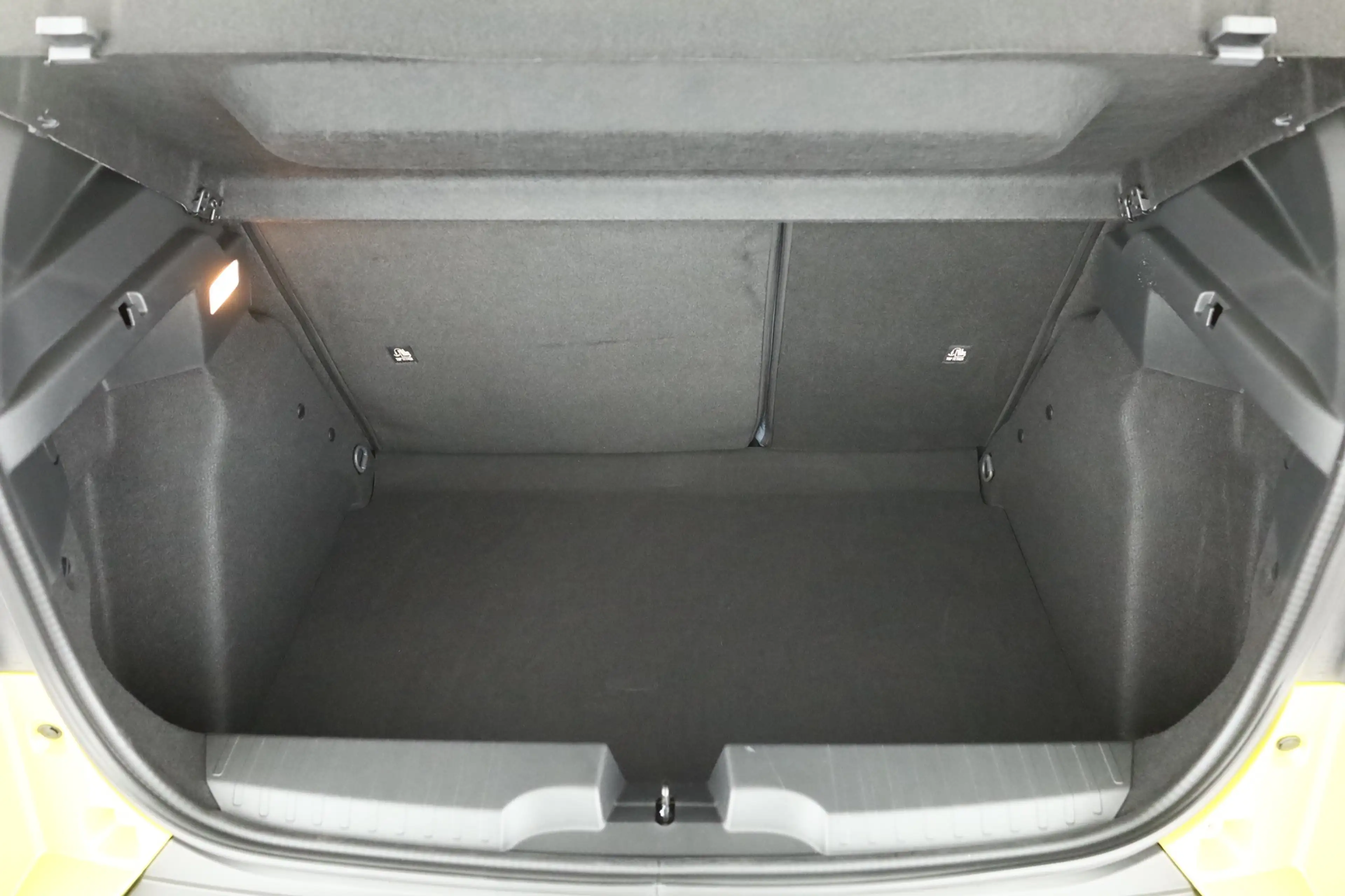 Fiat Grande Panda La Prima 1.2 Hybrid Aut. LED Navi — photo 25