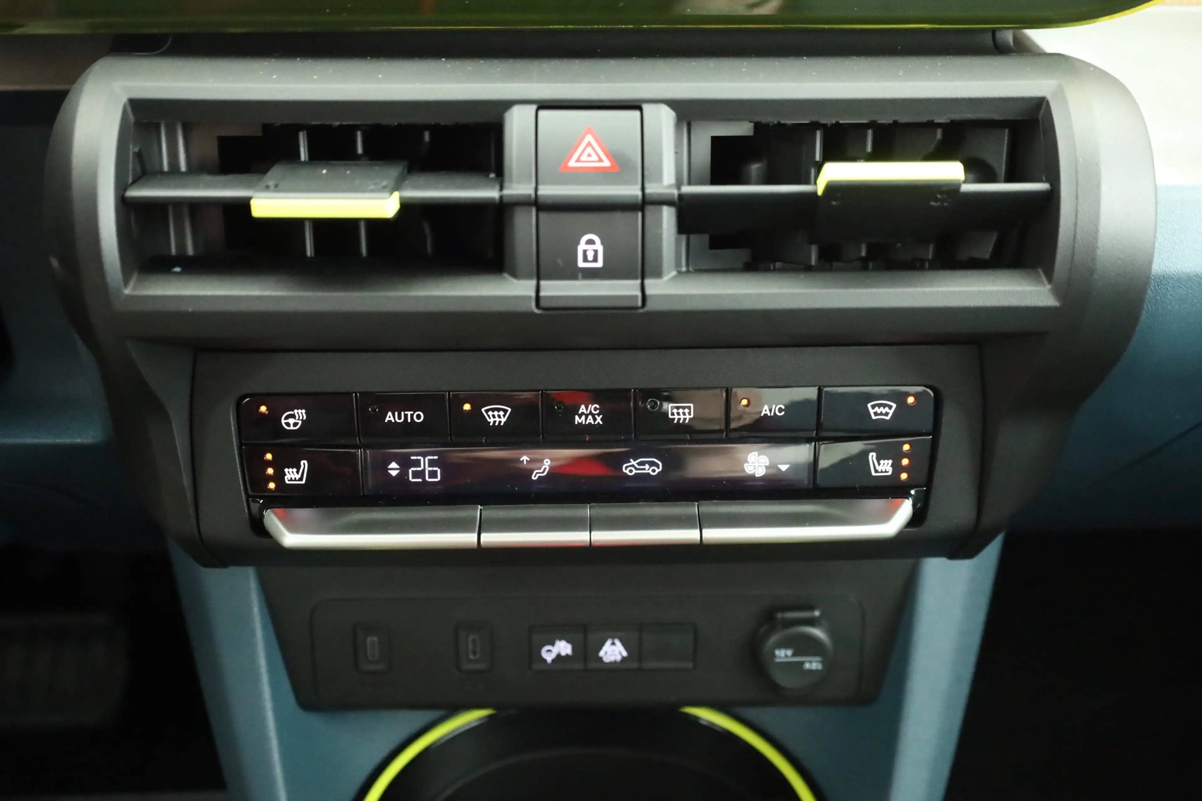 Fiat Grande Panda La Prima 1.2 Hybrid Aut. LED Navi — photo 12