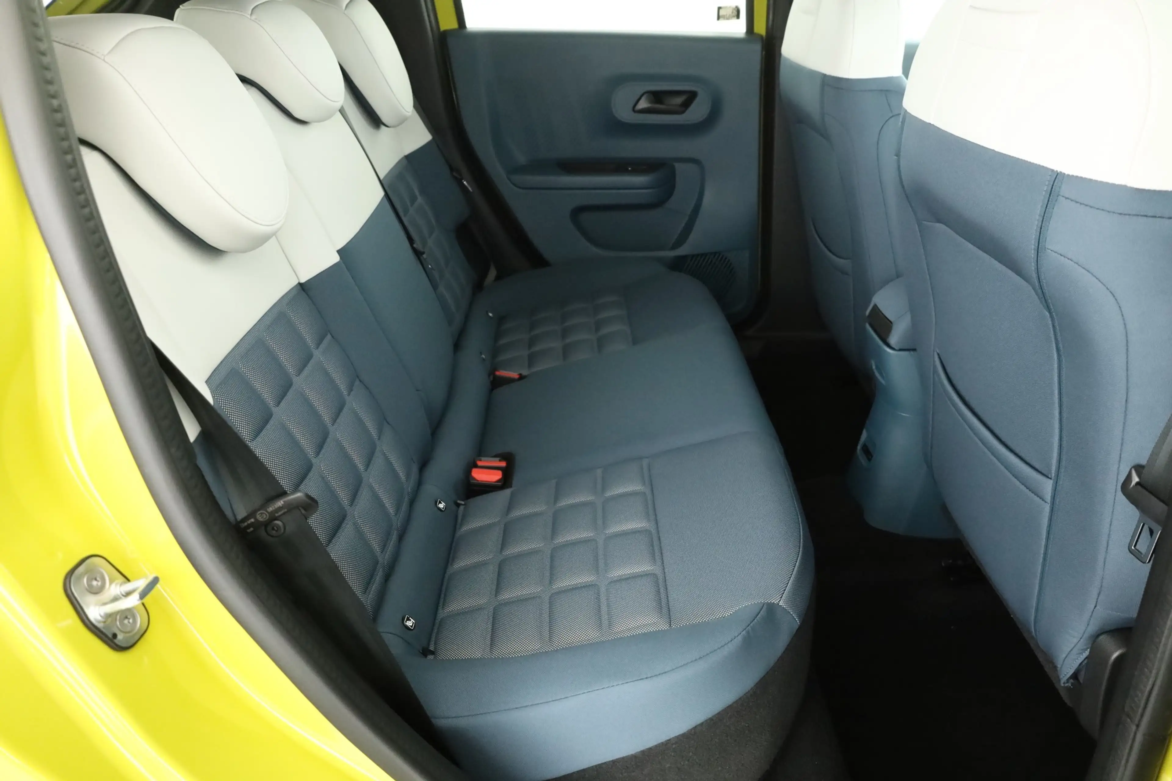 Fiat Grande Panda La Prima 1.2 Hybrid Aut. LED Navi — photo 24