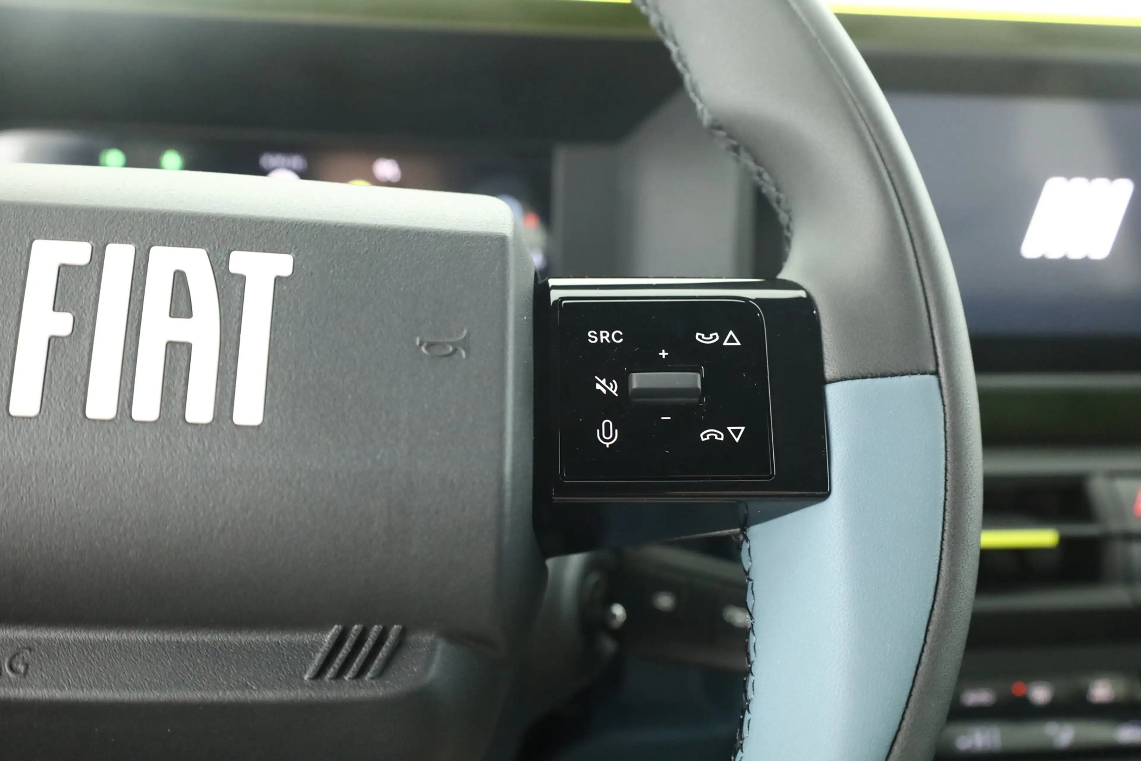 Fiat Grande Panda La Prima 1.2 Hybrid Aut. LED Navi — photo 17