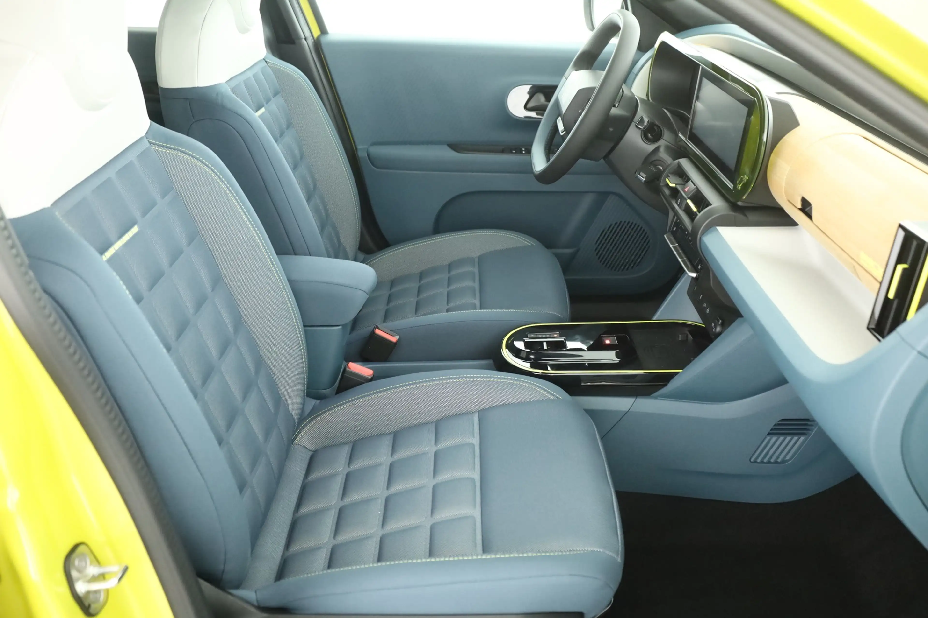 Fiat Grande Panda La Prima 1.2 Hybrid Aut. LED Navi — photo 23