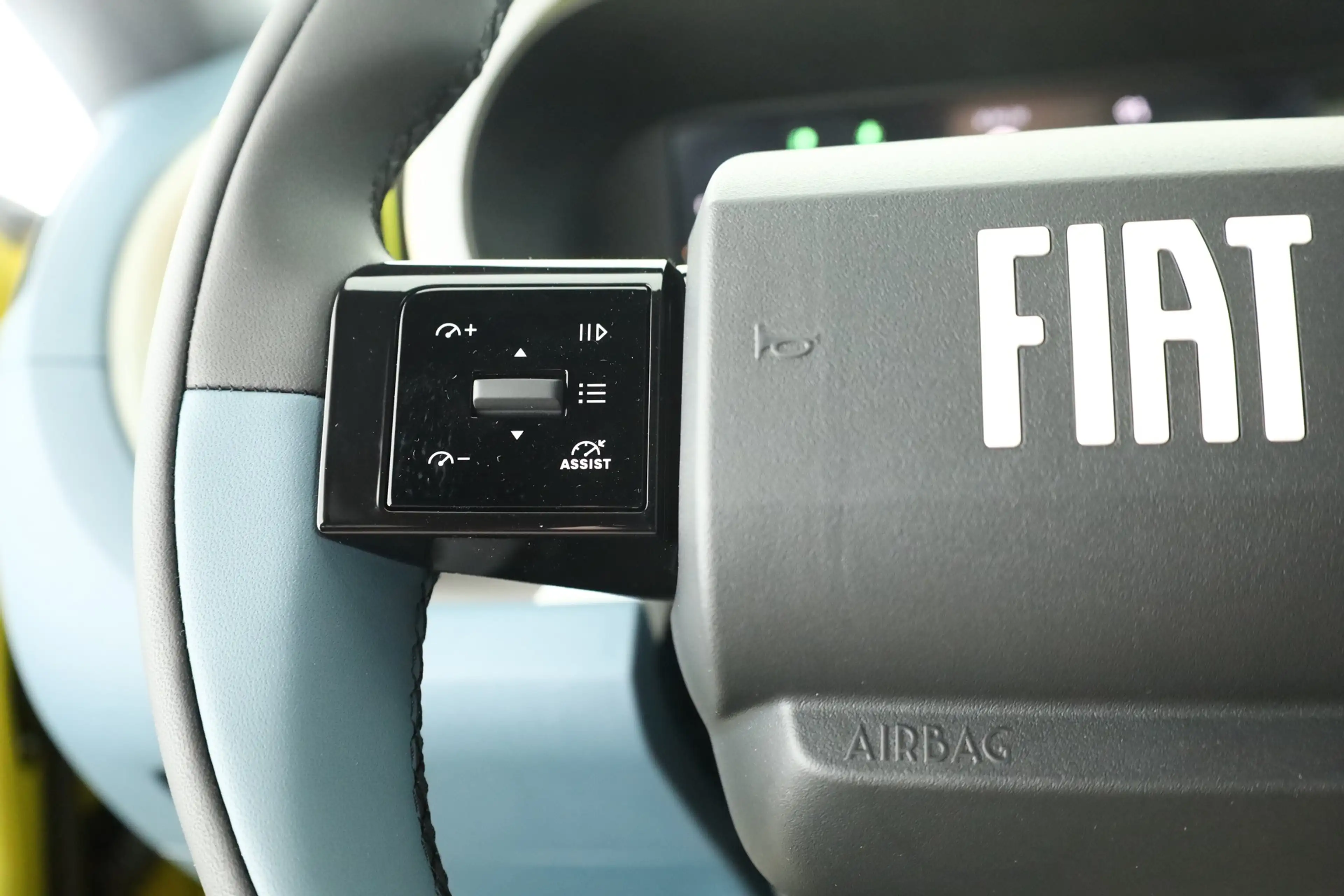 Fiat Grande Panda La Prima 1.2 Hybrid Aut. LED Navi — photo 16