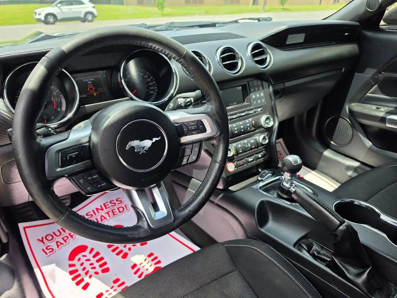 Ford Mustang photo Ford Mustang
