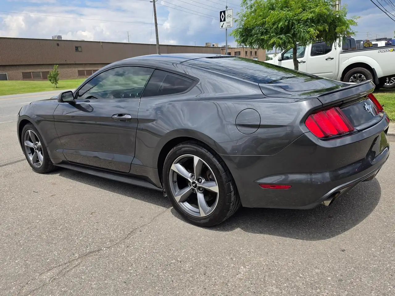 Ford Mustang photo Ford Mustang