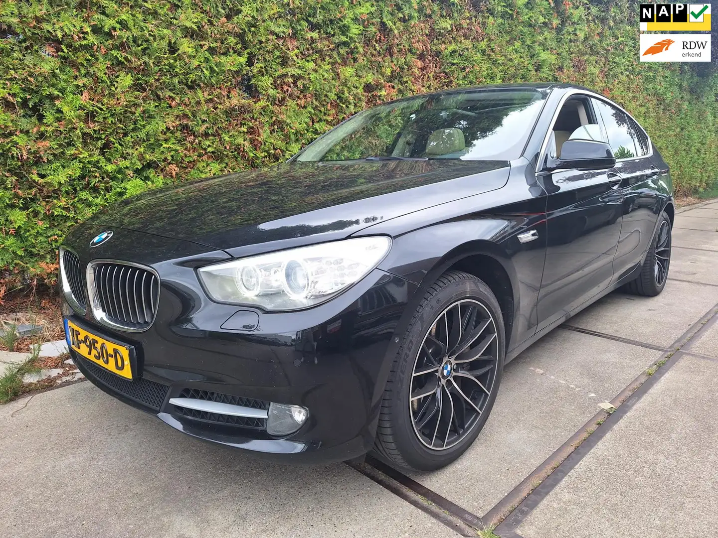 BMW 530 5-serie Gran Turismo 530d High Executive Zwart - 1