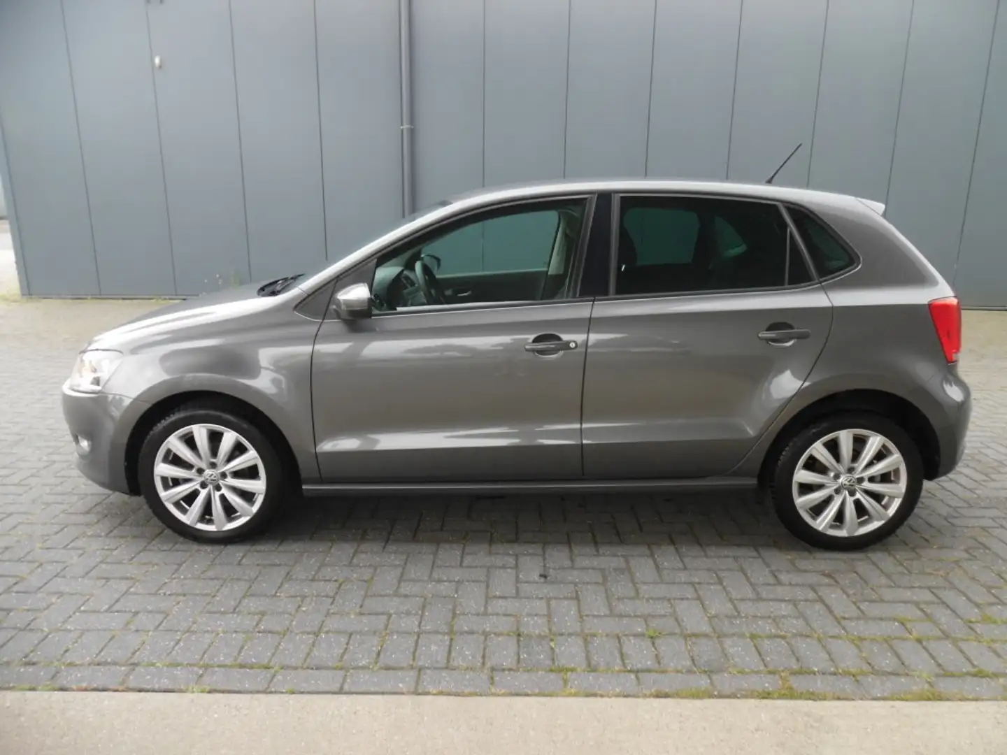 Volkswagen Polo 1.2 TSI COMFORTLINE Grijs - 2