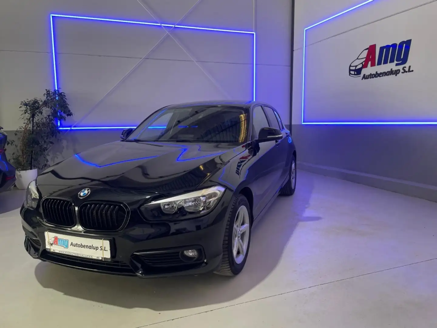 BMW 116 116d Negro - 1