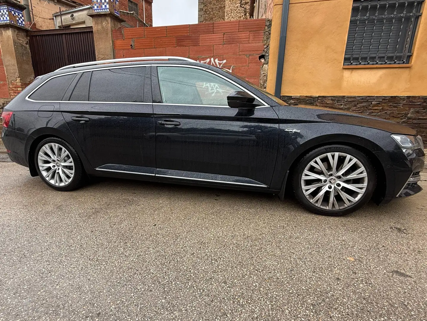 Skoda Superb Superb Combi 2.0TDI AdBlue tech L Negro - 1